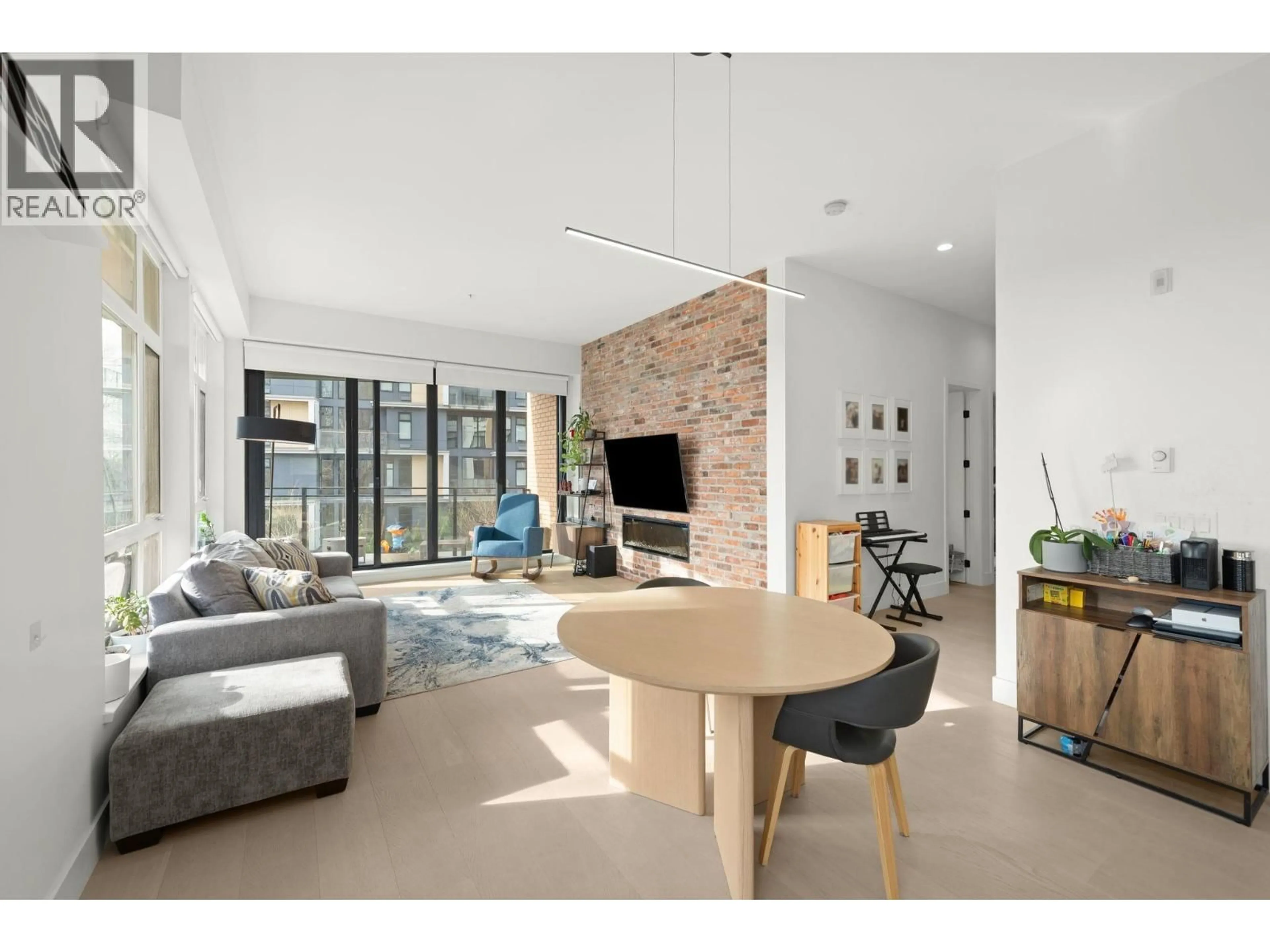 Living room with furniture, unknown for 214 - 300 SALTER STREET, New Westminster British Columbia V3M0L9