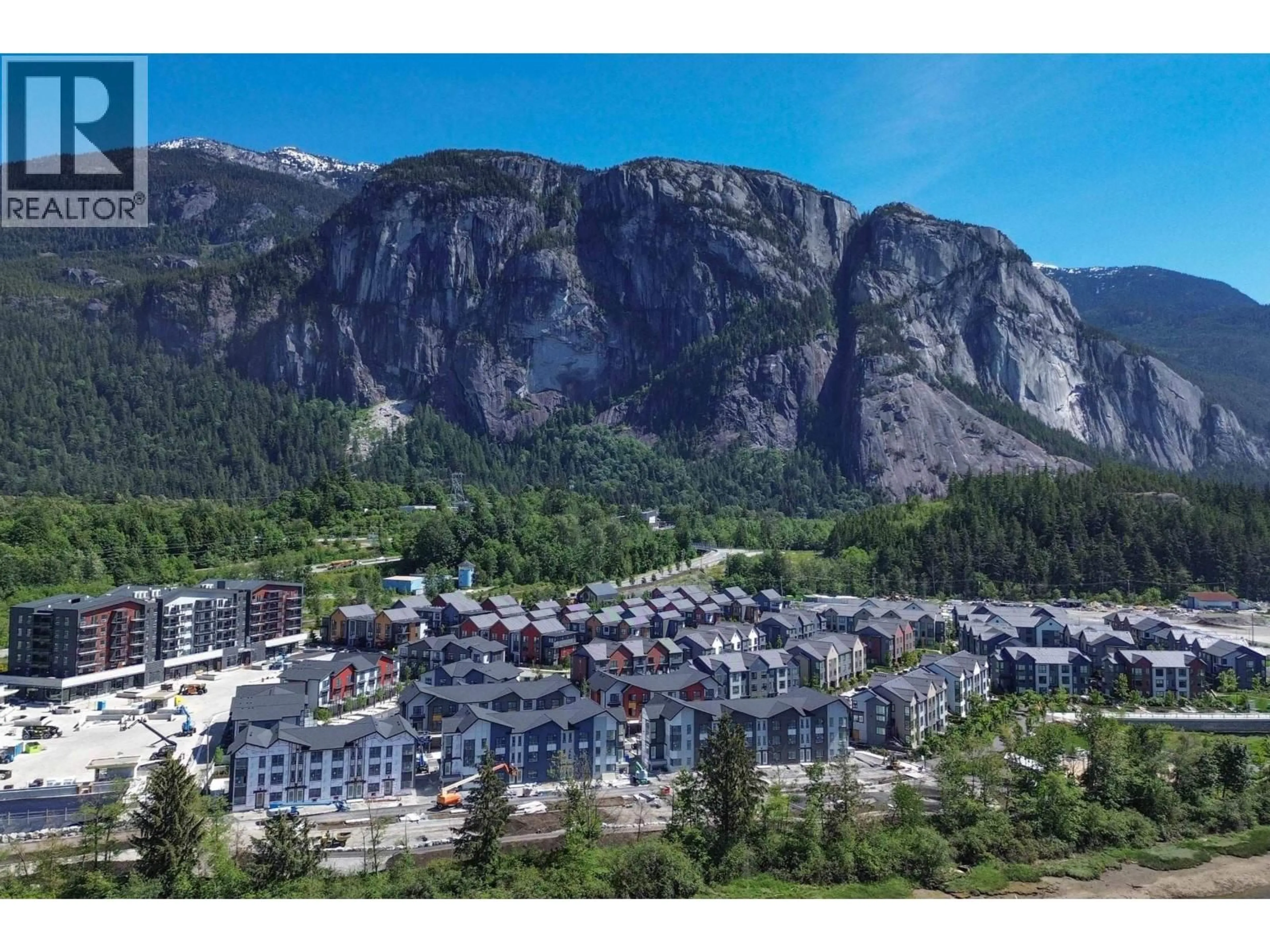 A pic from outside/outdoor area/front of a property/back of a property/a pic from drone, mountain view for 1357 PEAKSIDE PLACE, Squamish British Columbia V8B1A8