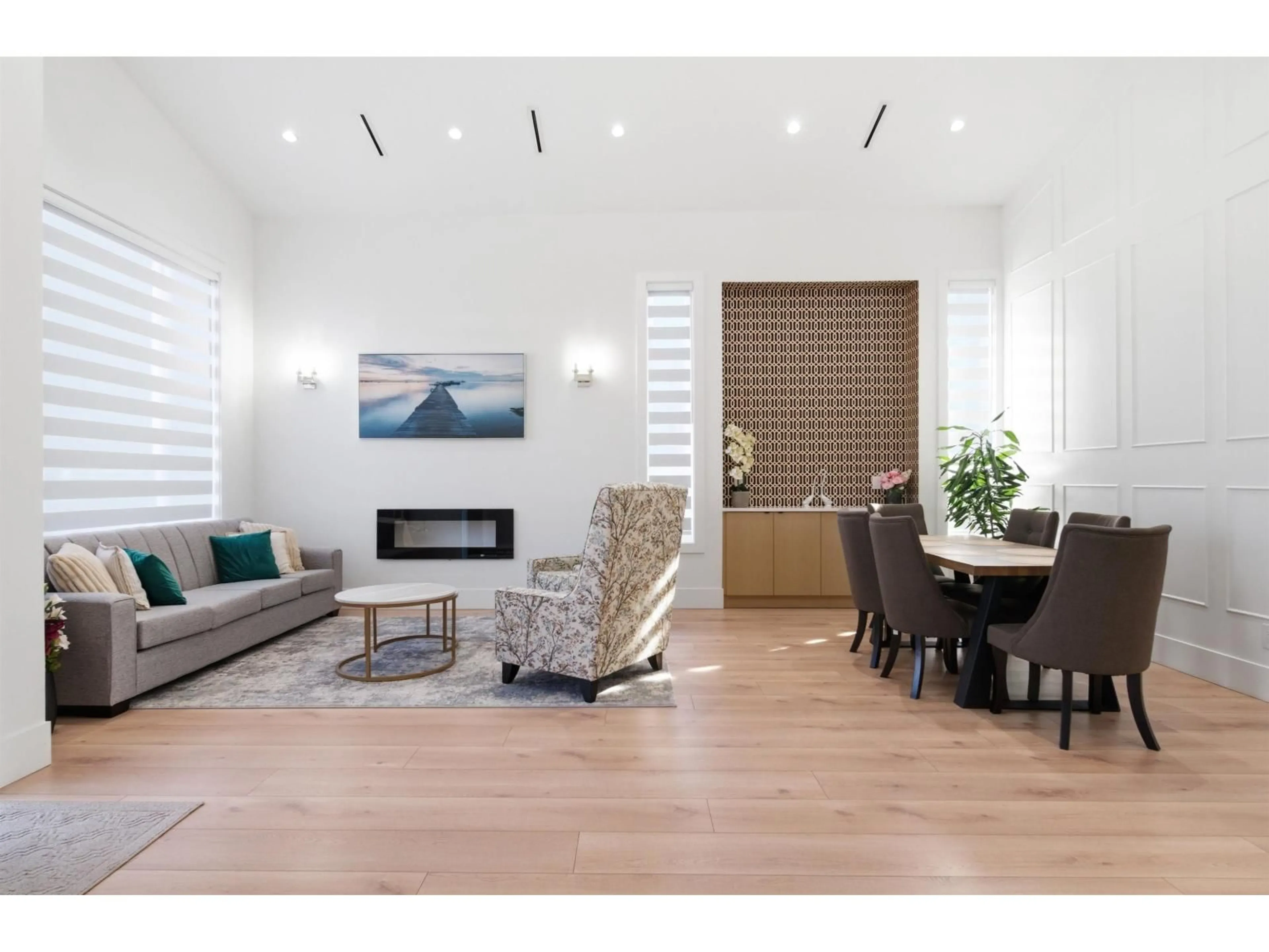 Living room with furniture, wood/laminate floor for 14718 90A AVENUE, Surrey British Columbia V3R1B2