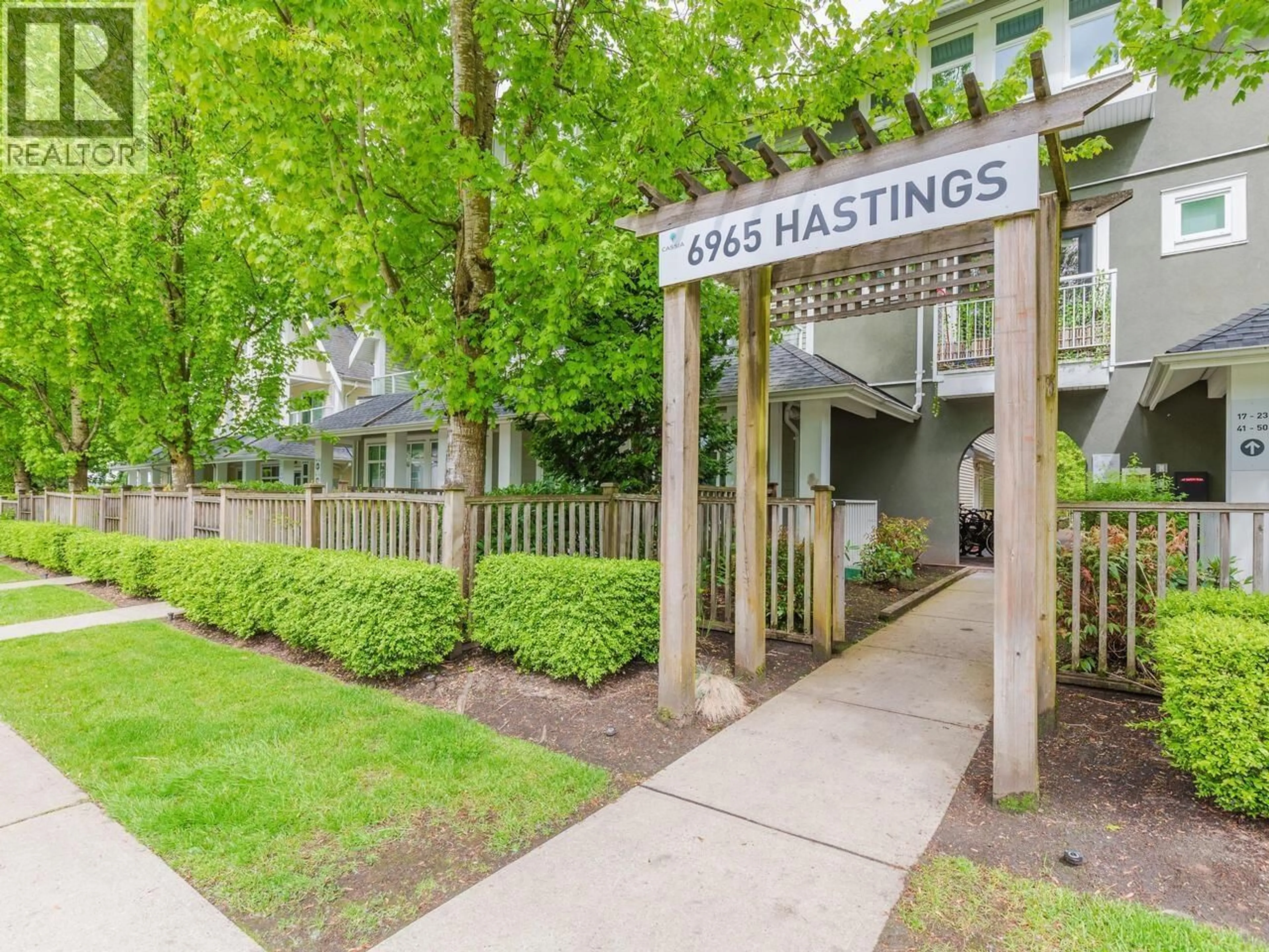 Patio, street for 42 - 6965 HASTINGS STREET, Burnaby British Columbia V5B1S9