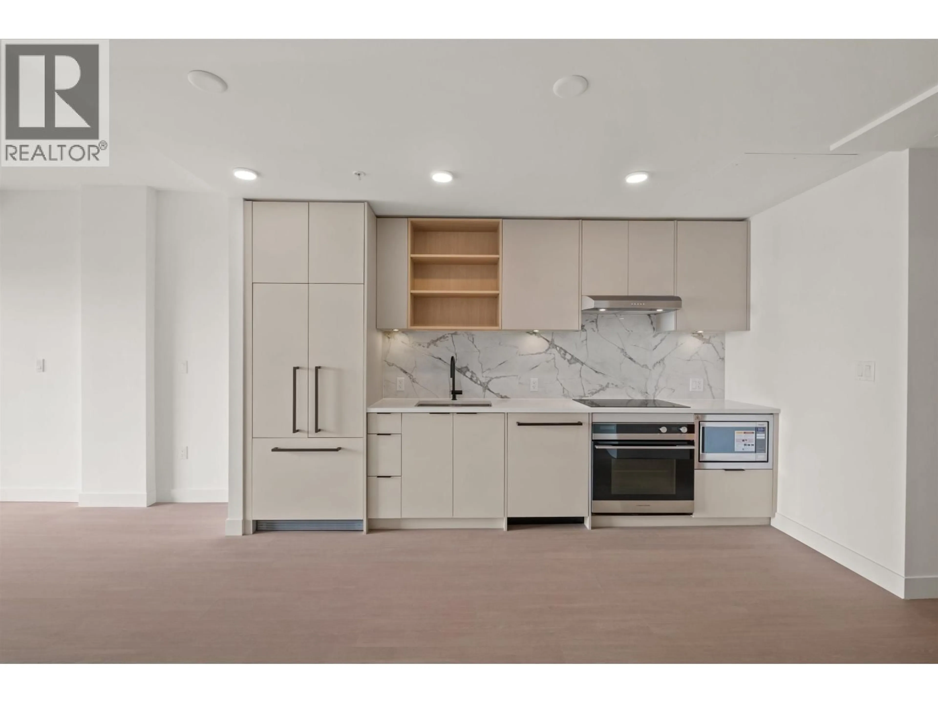 Standard kitchen, unknown for 553 - 422 3RD STREET, North Vancouver British Columbia V7L0K1