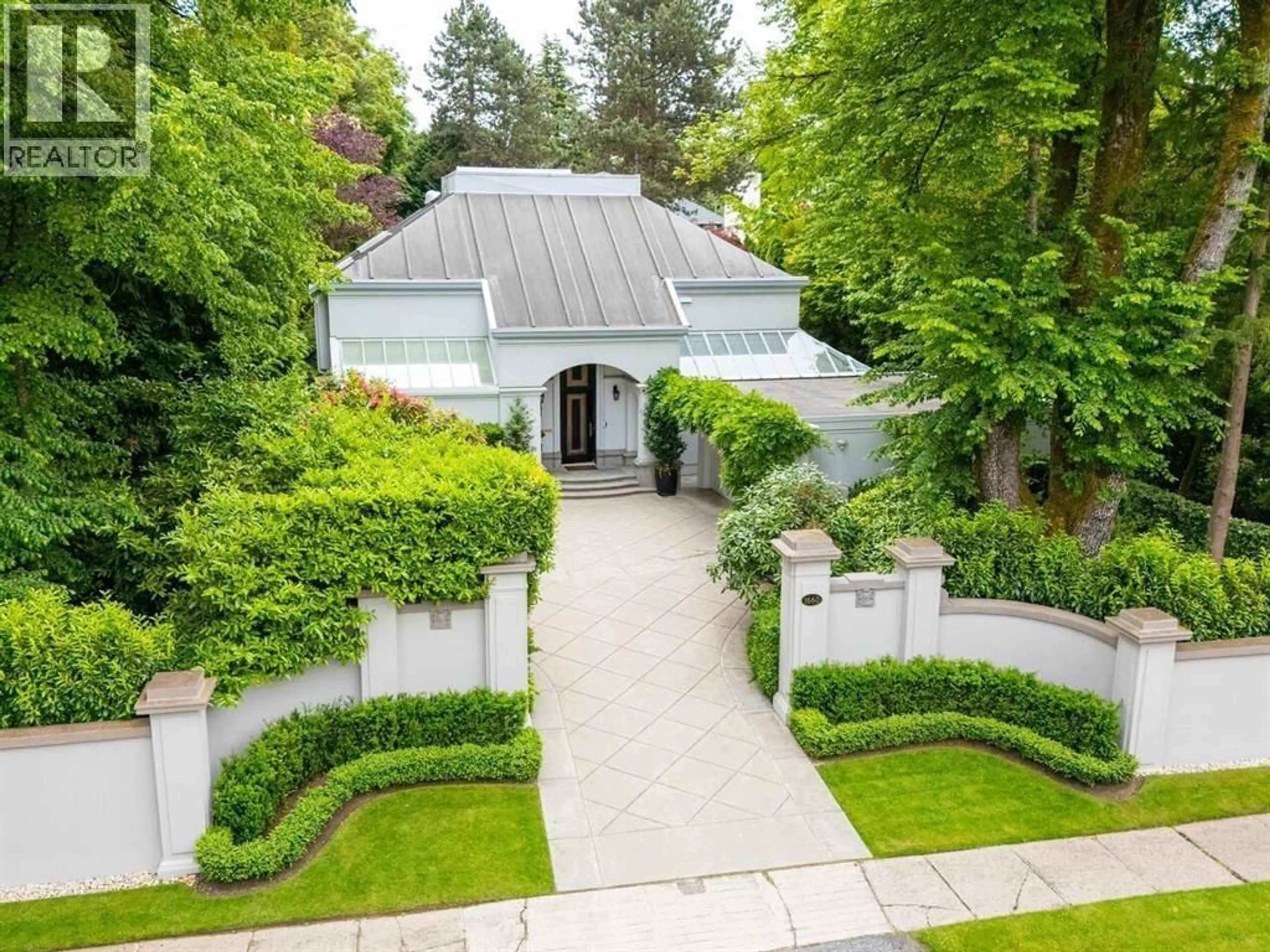 A pic from outside/outdoor area/front of a property/back of a property/a pic from drone, street for 1660 ANGUS DRIVE, Vancouver British Columbia V6J4H3