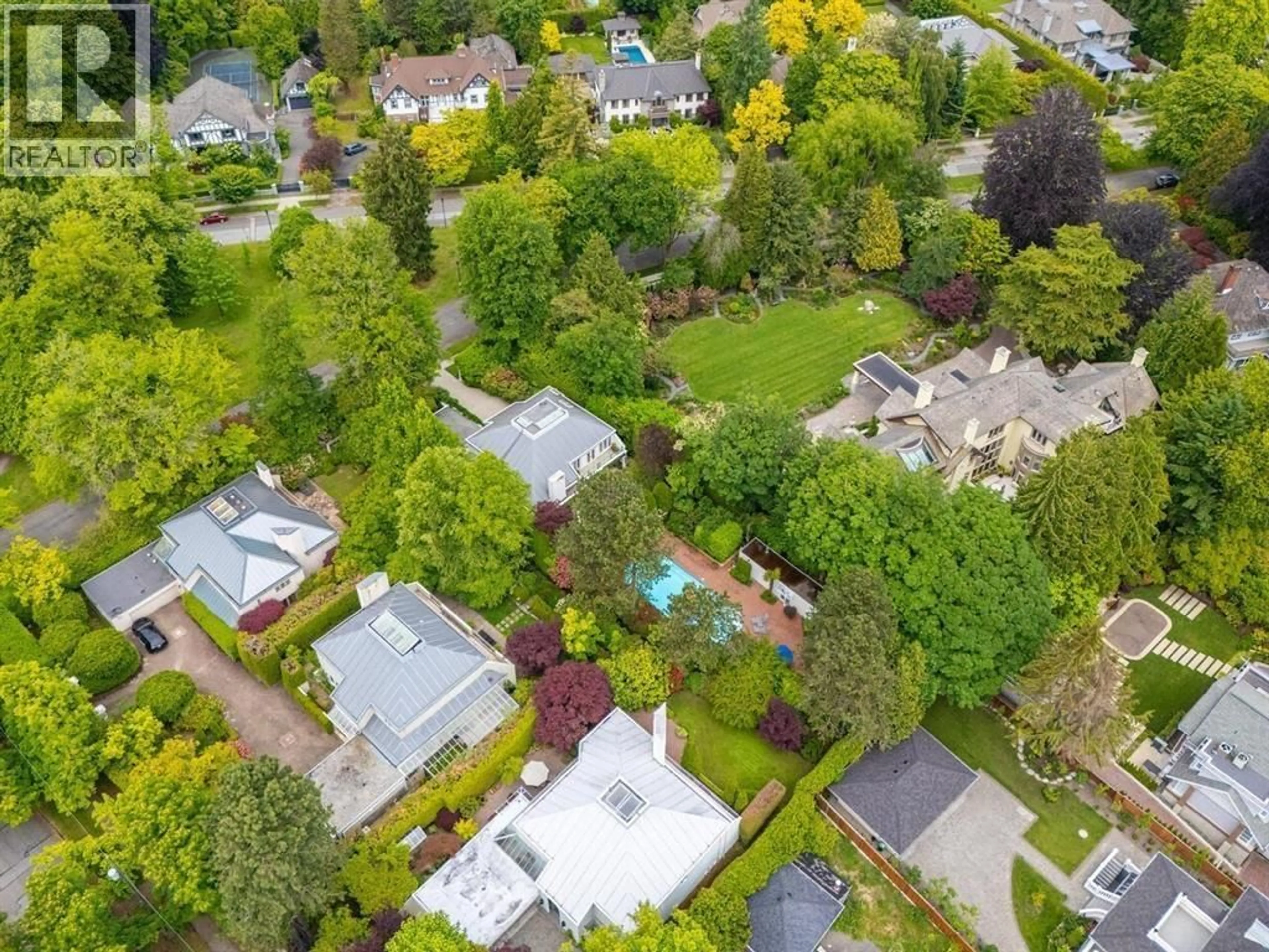 A pic from outside/outdoor area/front of a property/back of a property/a pic from drone, street for 1660 ANGUS DRIVE, Vancouver British Columbia V6J4H3