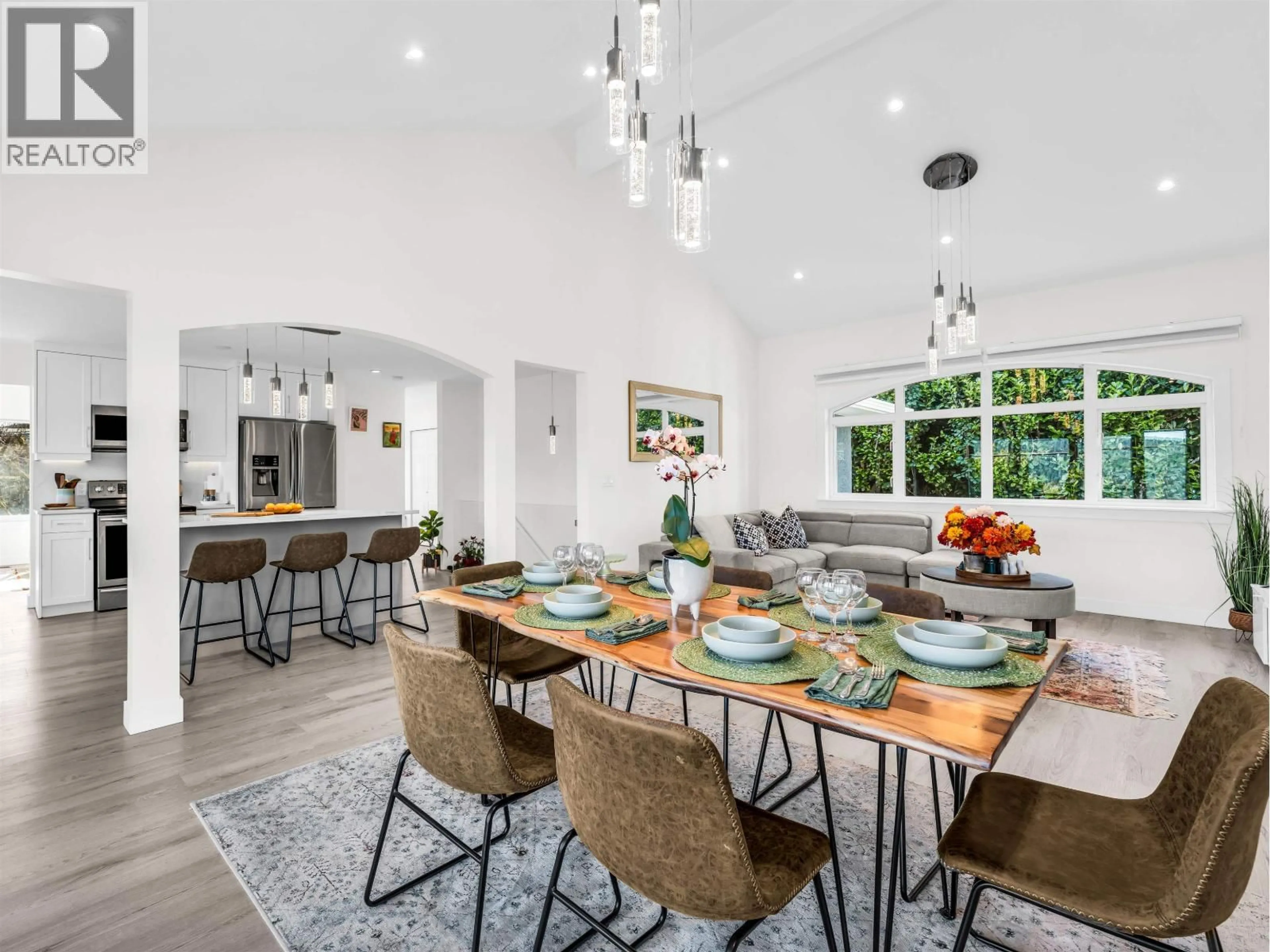 Dining room, unknown for 4254 CADDY ROAD, North Vancouver British Columbia V7G1B7