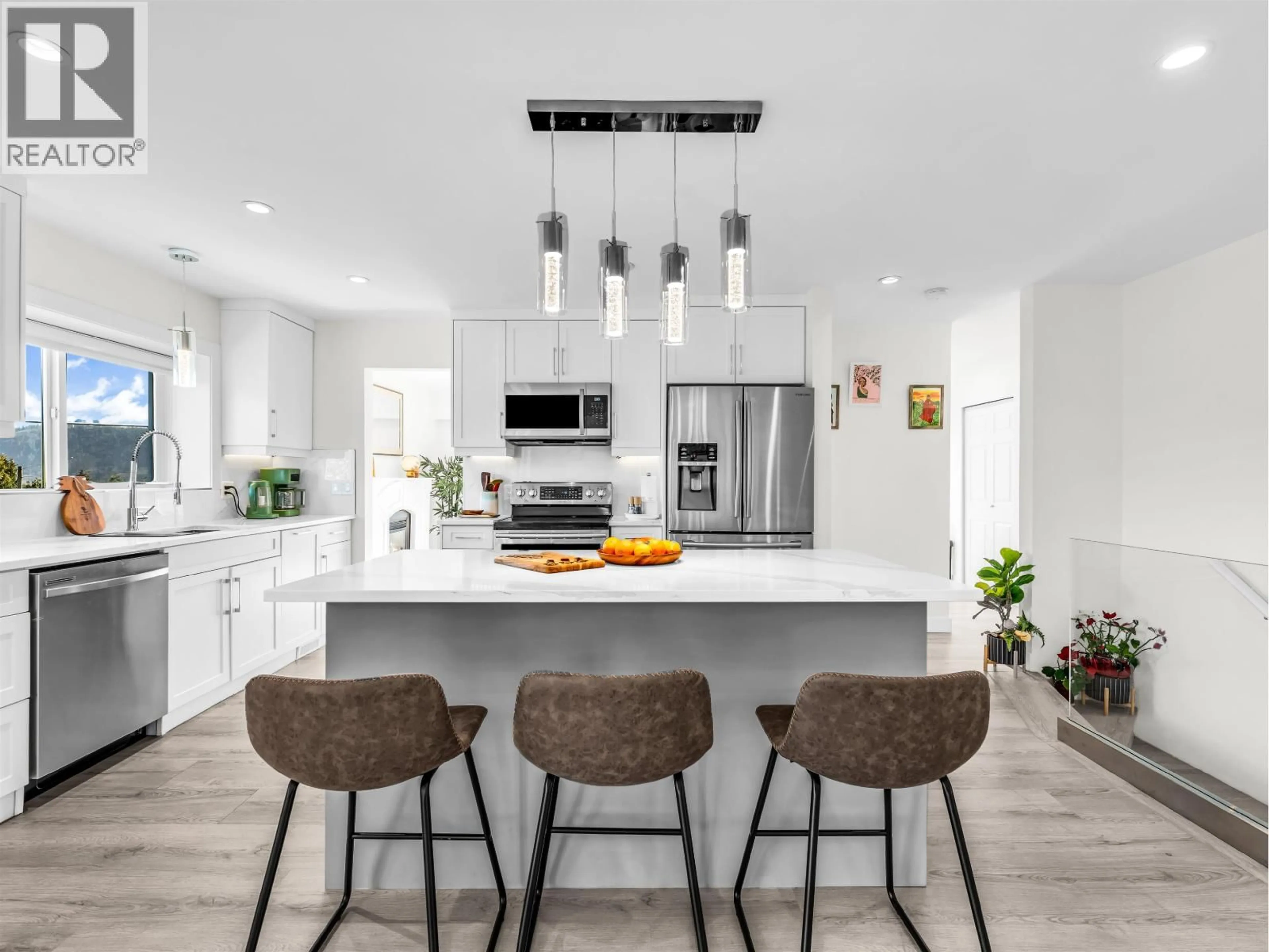 Contemporary kitchen, ceramic/tile floor for 4254 CADDY ROAD, North Vancouver British Columbia V7G1B7