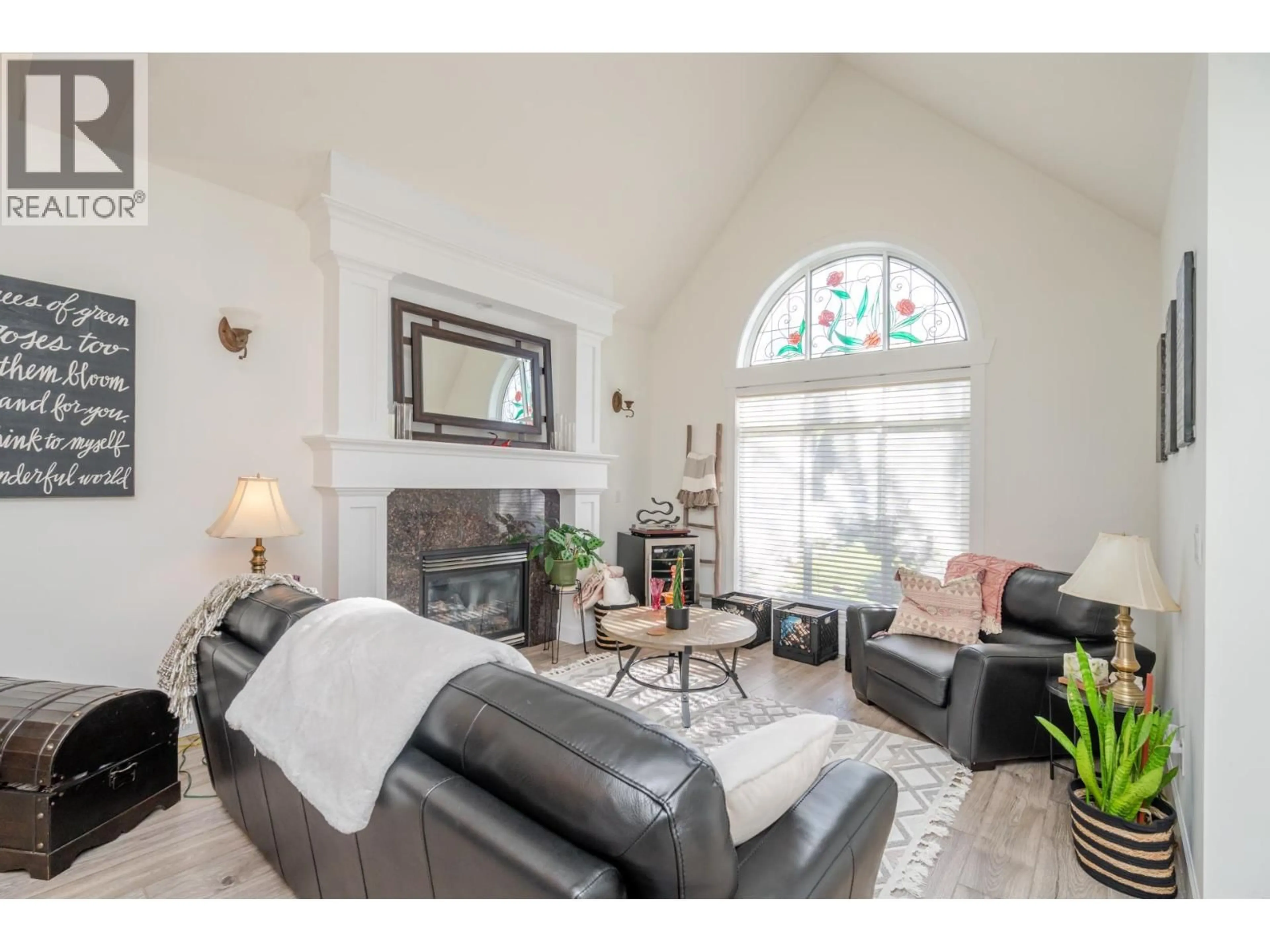 Living room with furniture, unknown for 10510 BAKER PLACE, Maple Ridge British Columbia V2W2C2