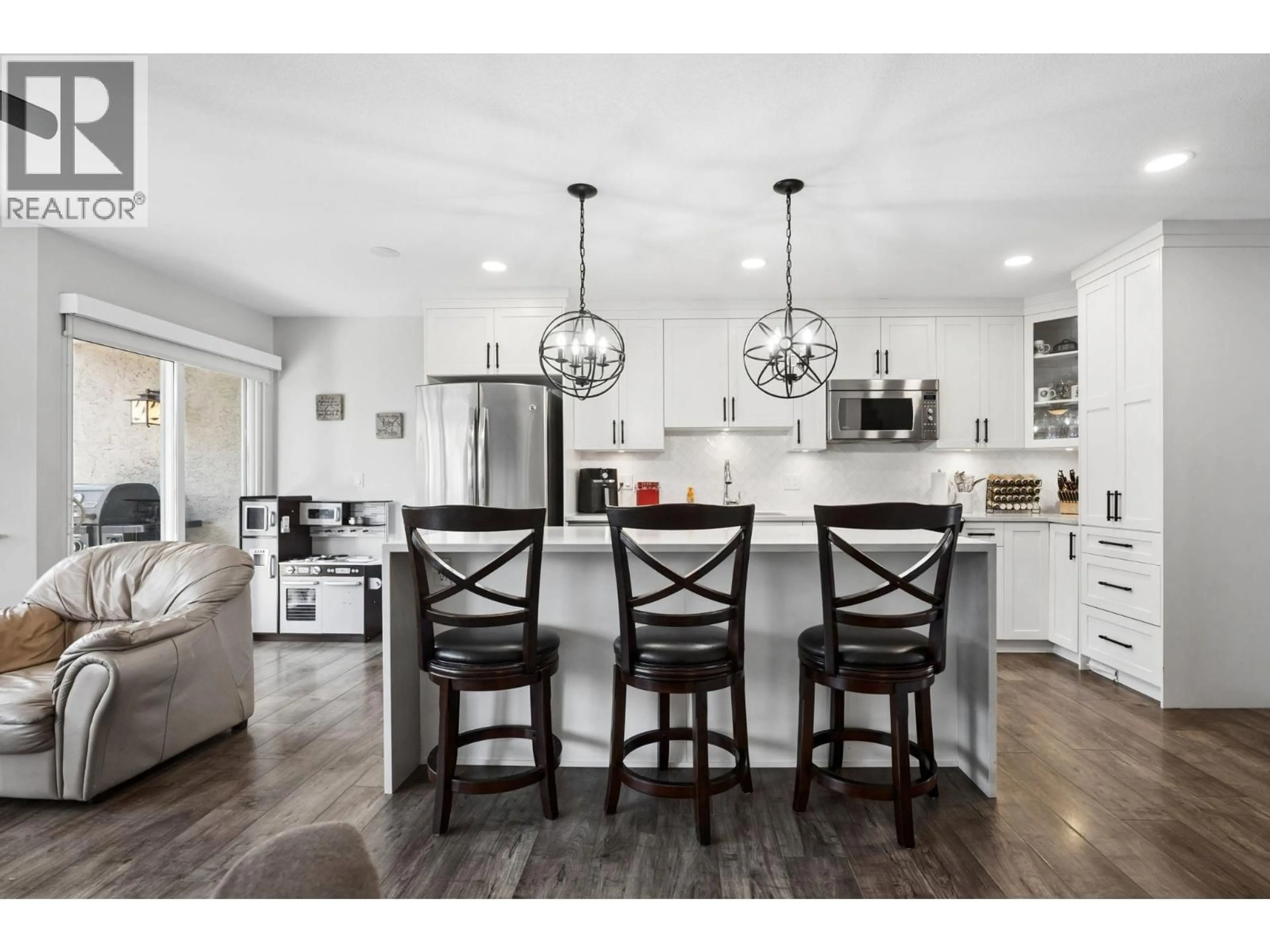 Open concept kitchen, wood/laminate floor for 33 - 22488 116 AVENUE, Maple Ridge British Columbia V2X0X6