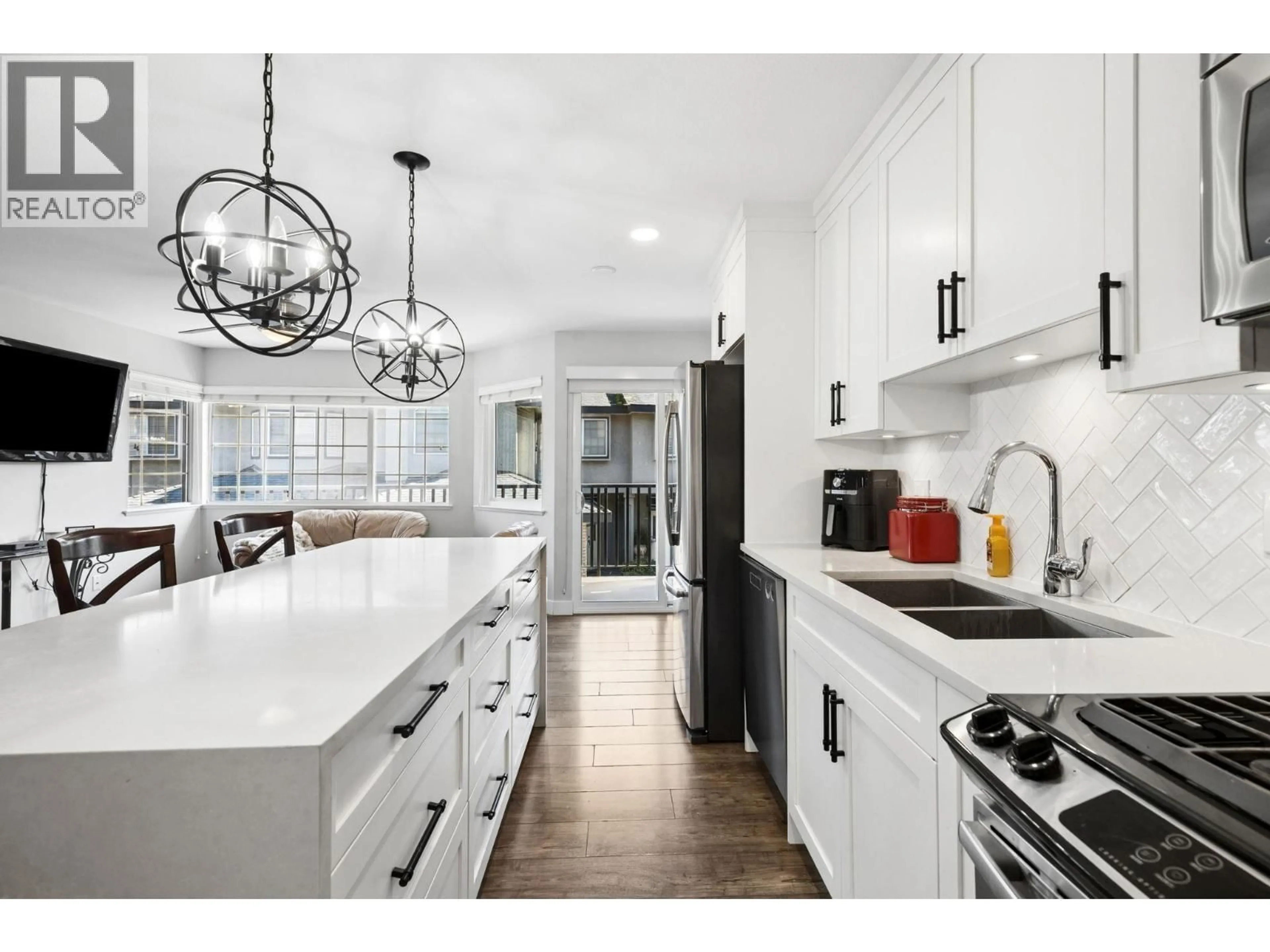 Open concept kitchen, ceramic/tile floor for 33 - 22488 116 AVENUE, Maple Ridge British Columbia V2X0X6