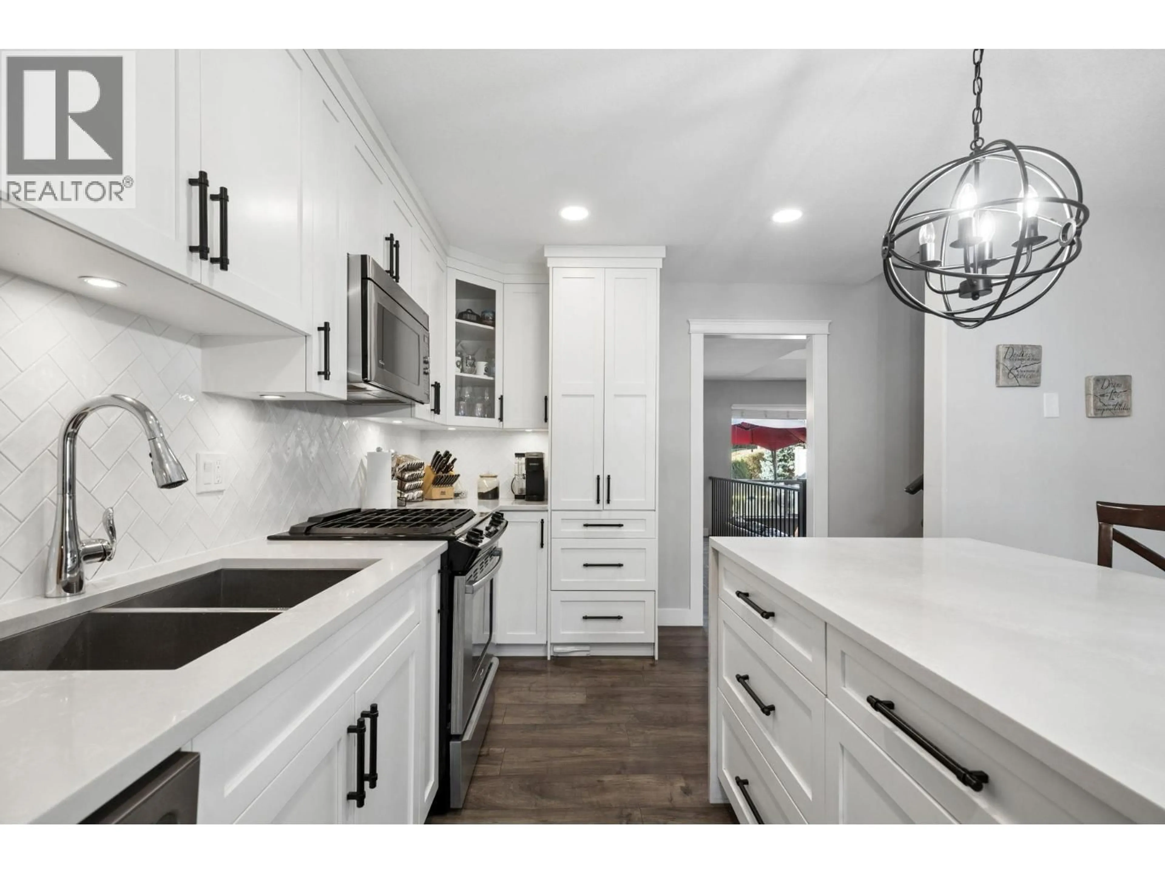 Open concept kitchen, ceramic/tile floor for 33 - 22488 116 AVENUE, Maple Ridge British Columbia V2X0X6