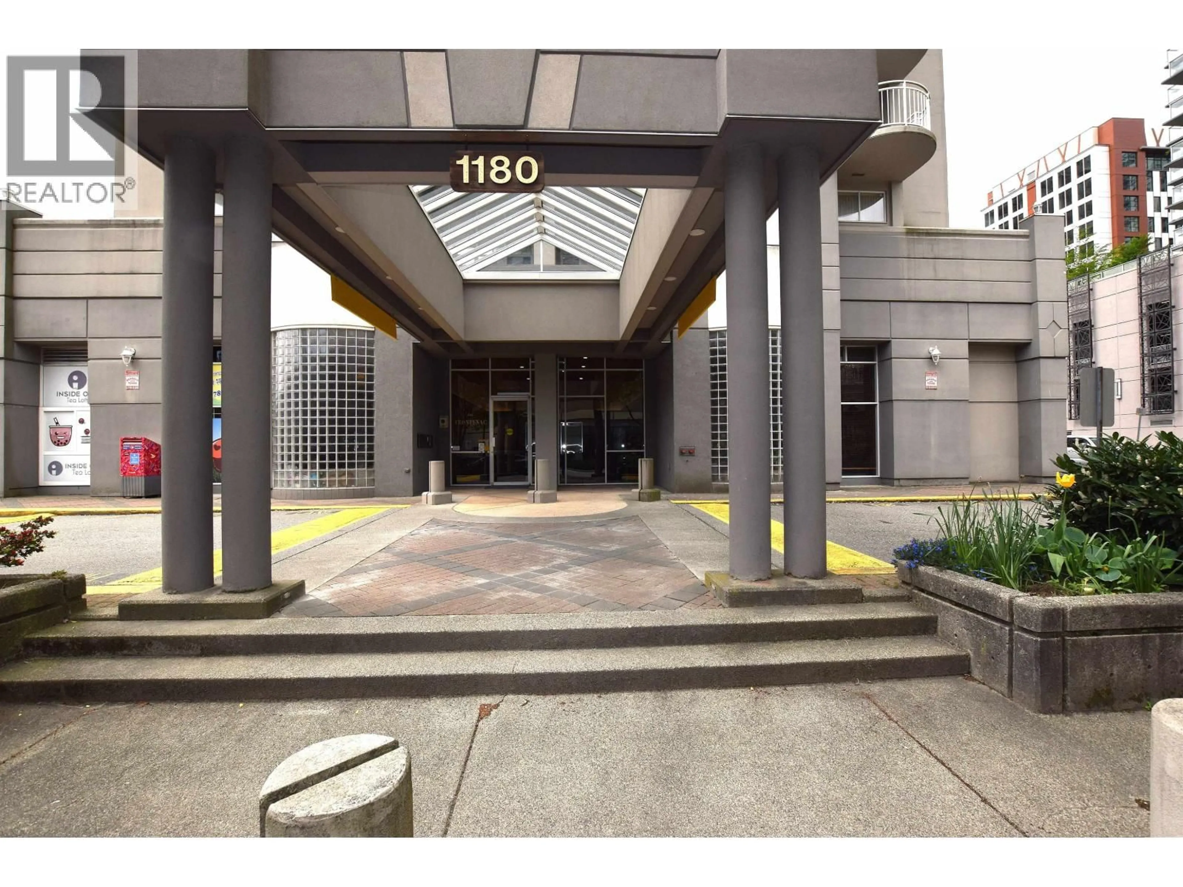 Indoor foyer for 1105 - 1180 PINETREE WAY, Coquitlam British Columbia V3B7L2