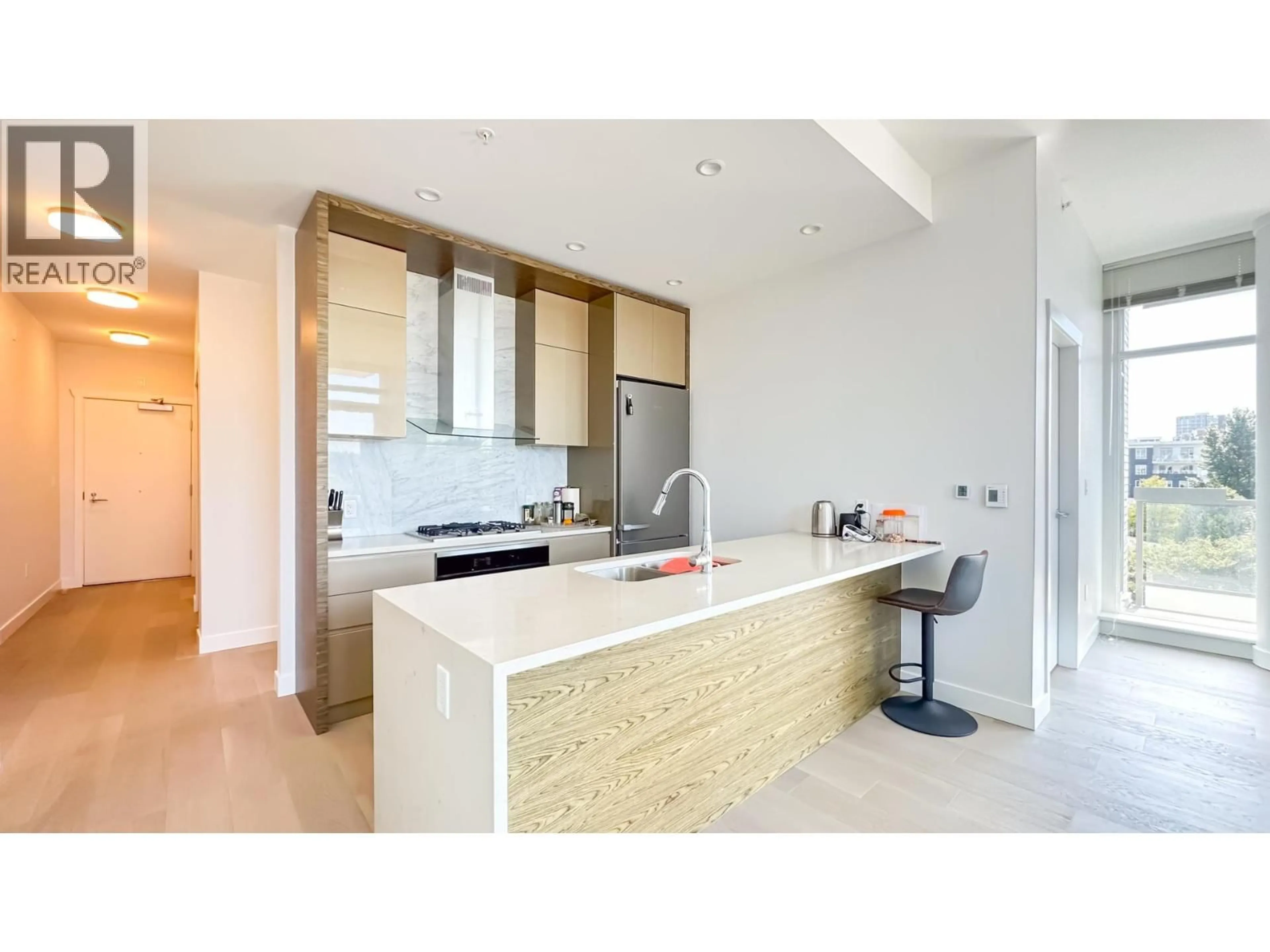 Contemporary kitchen, unknown for 308 - 6733 CAMBIE STREET, Vancouver British Columbia V6P3H1