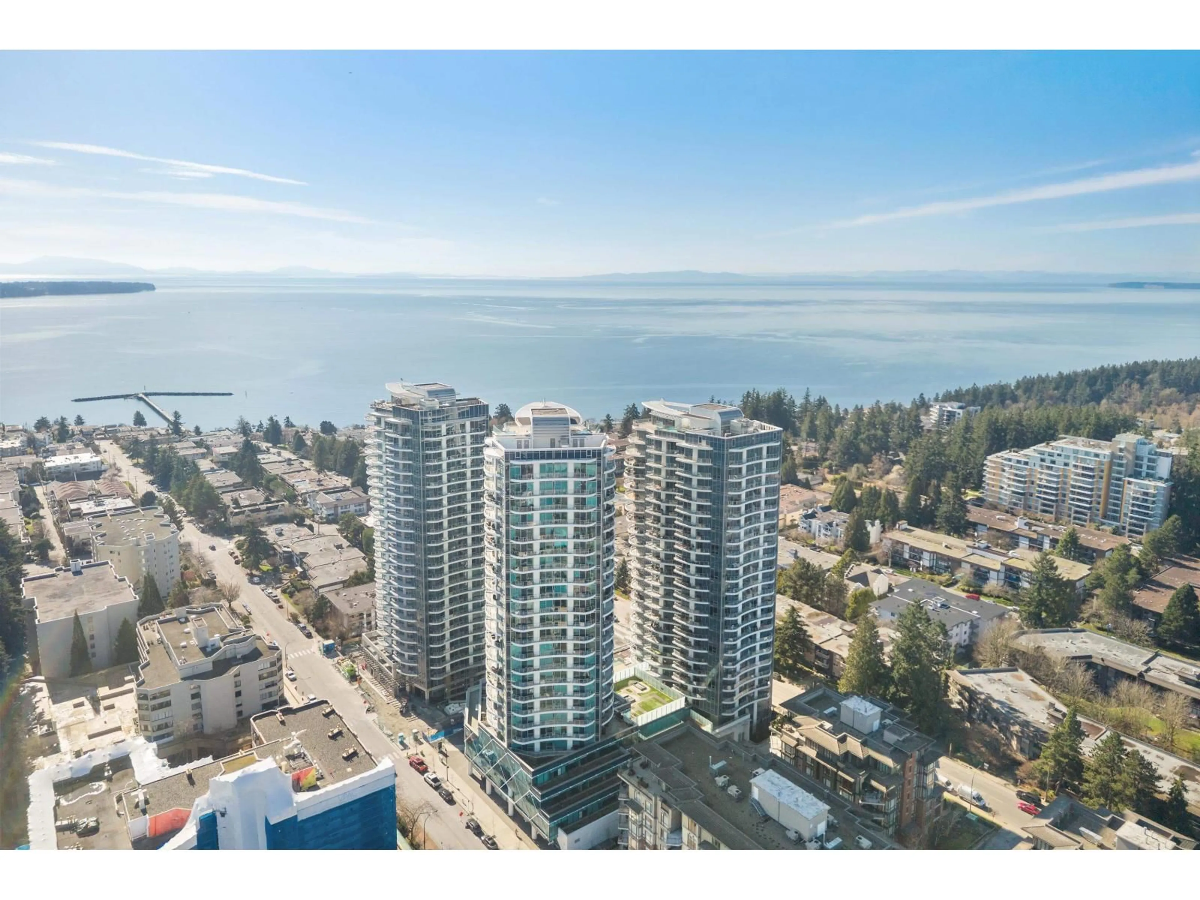 A pic from outside/outdoor area/front of a property/back of a property/a pic from drone, city buildings view from balcony for 2004 - 1501 FOSTER STREET, White Rock British Columbia V4B0C3