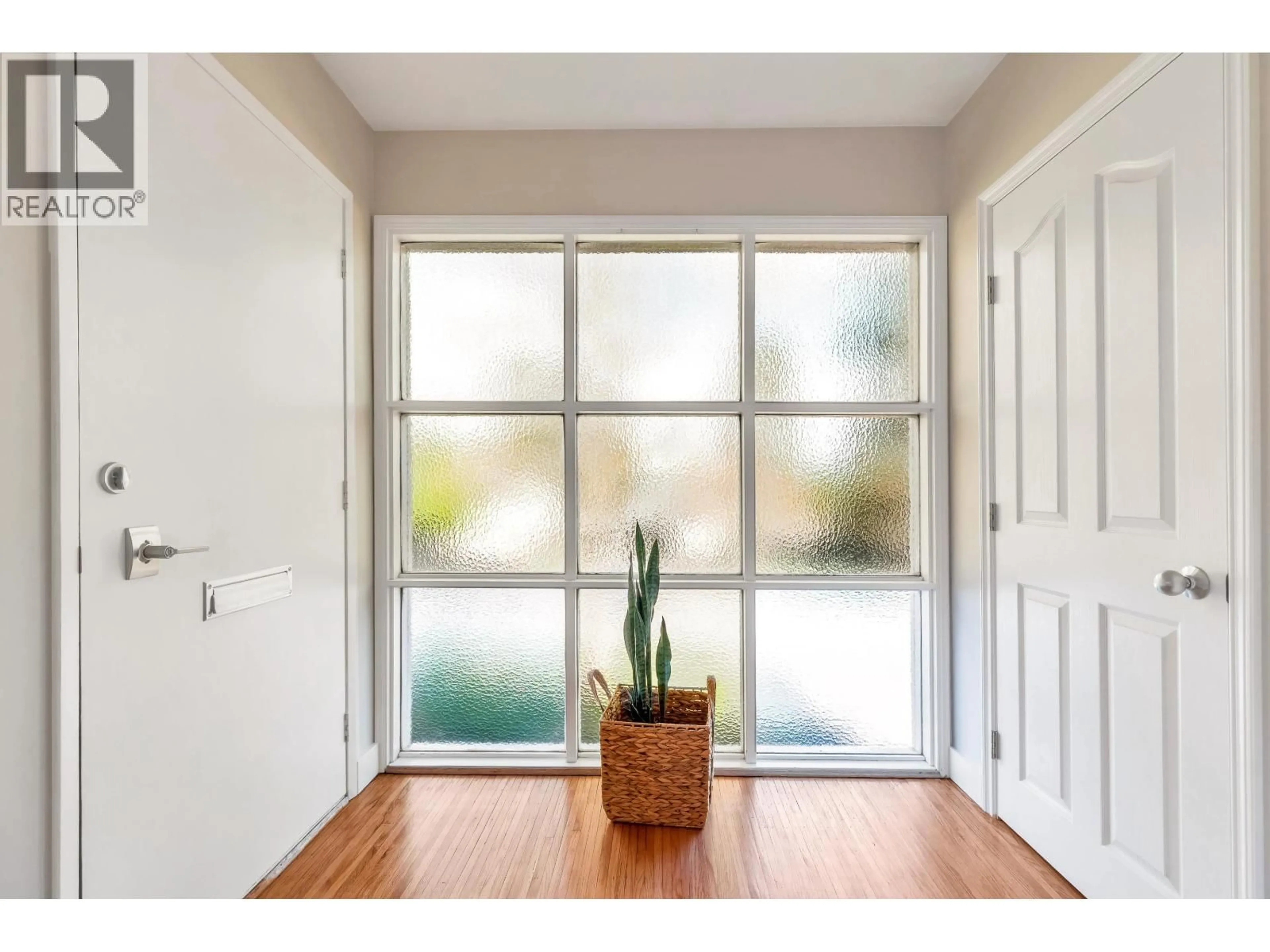 Indoor entryway for 2122 ANITA DRIVE, Port Coquitlam British Columbia V3C1H3