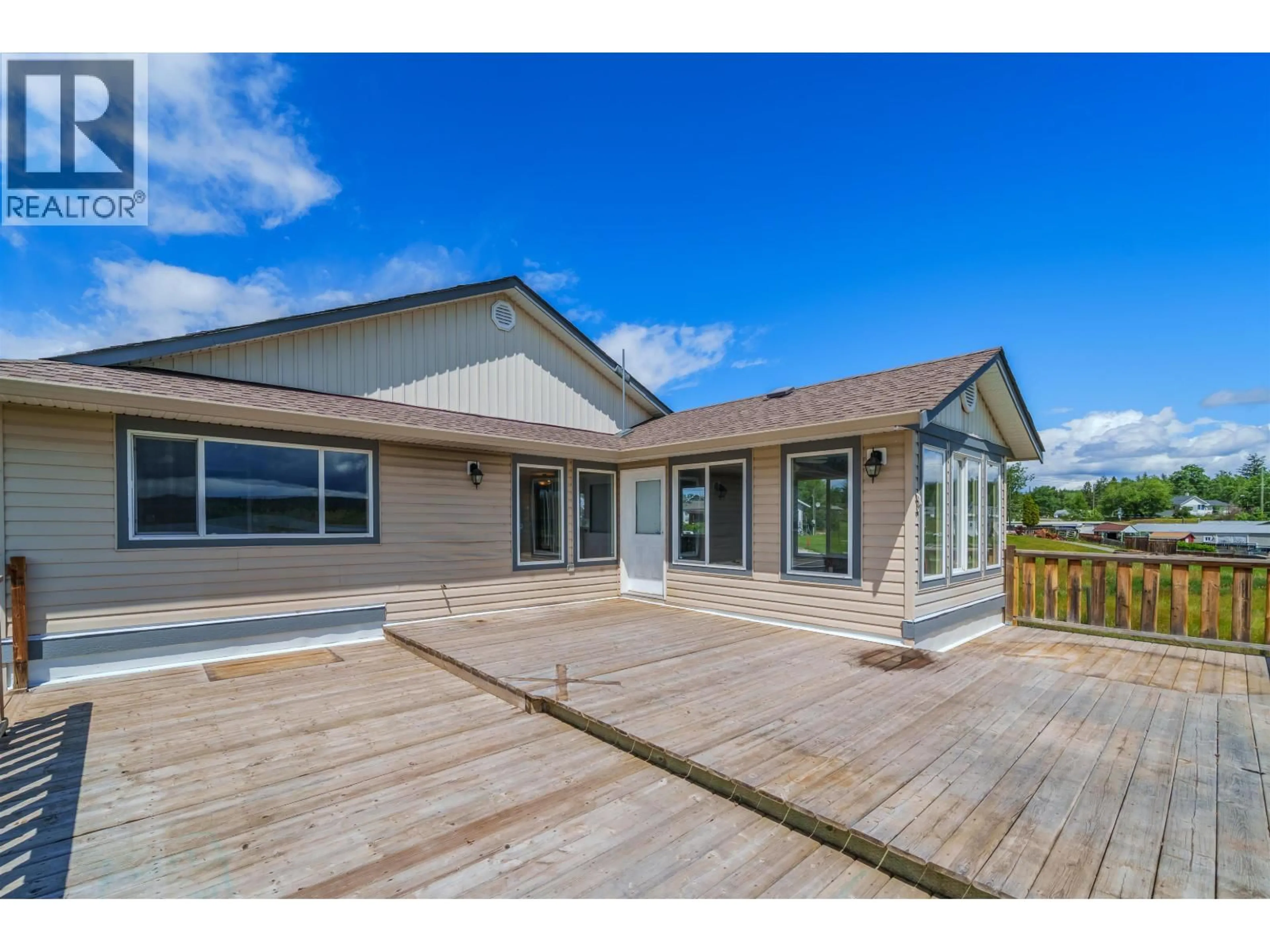 Home with vinyl exterior material, water/lake/river/ocean view for 5526 LAKESIDE COURT, 103 Mile House British Columbia V0K2E1