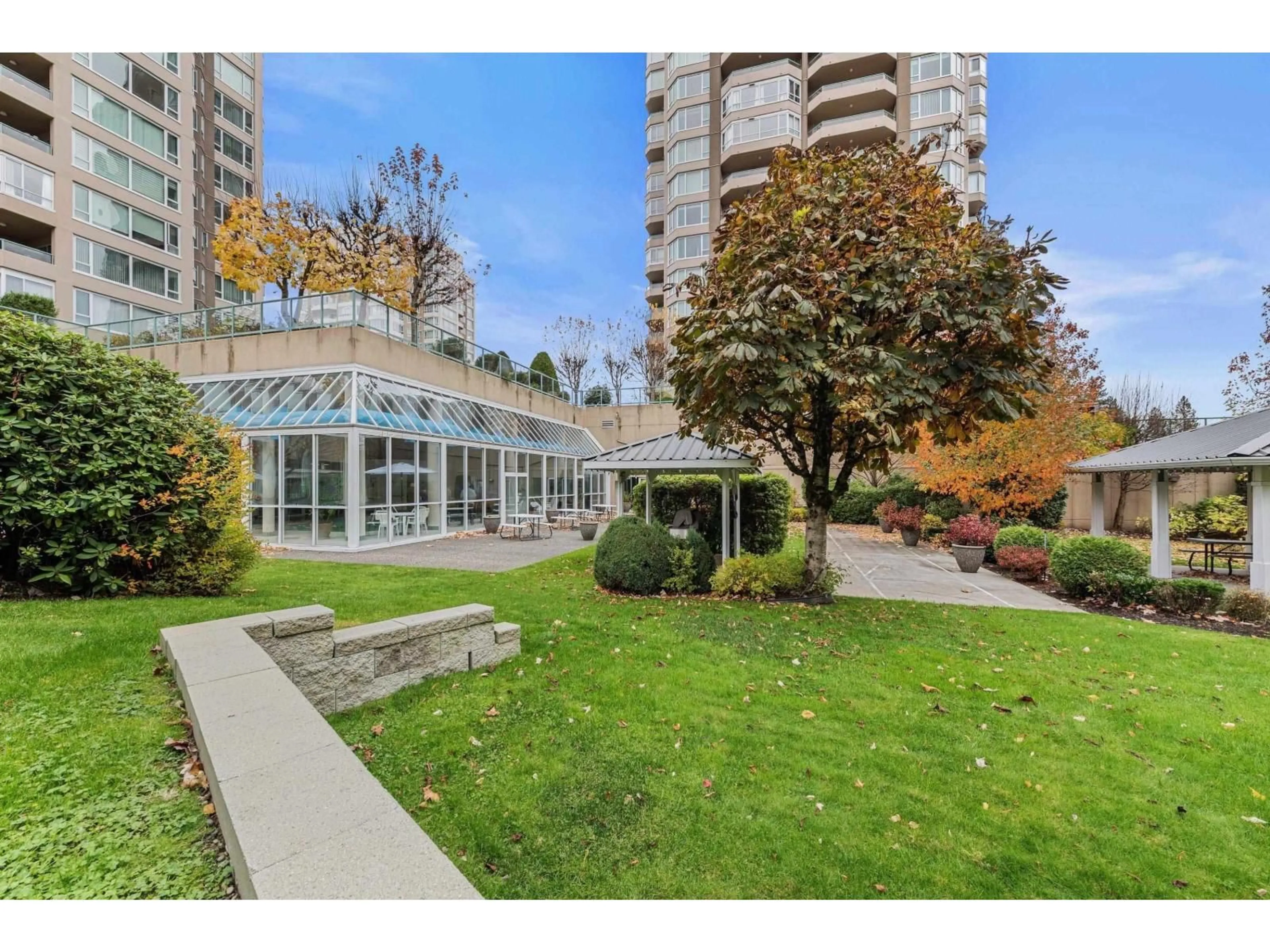 Indoor foyer for 802 - 3170 GLADWIN ROAD, Abbotsford British Columbia V2T5T1