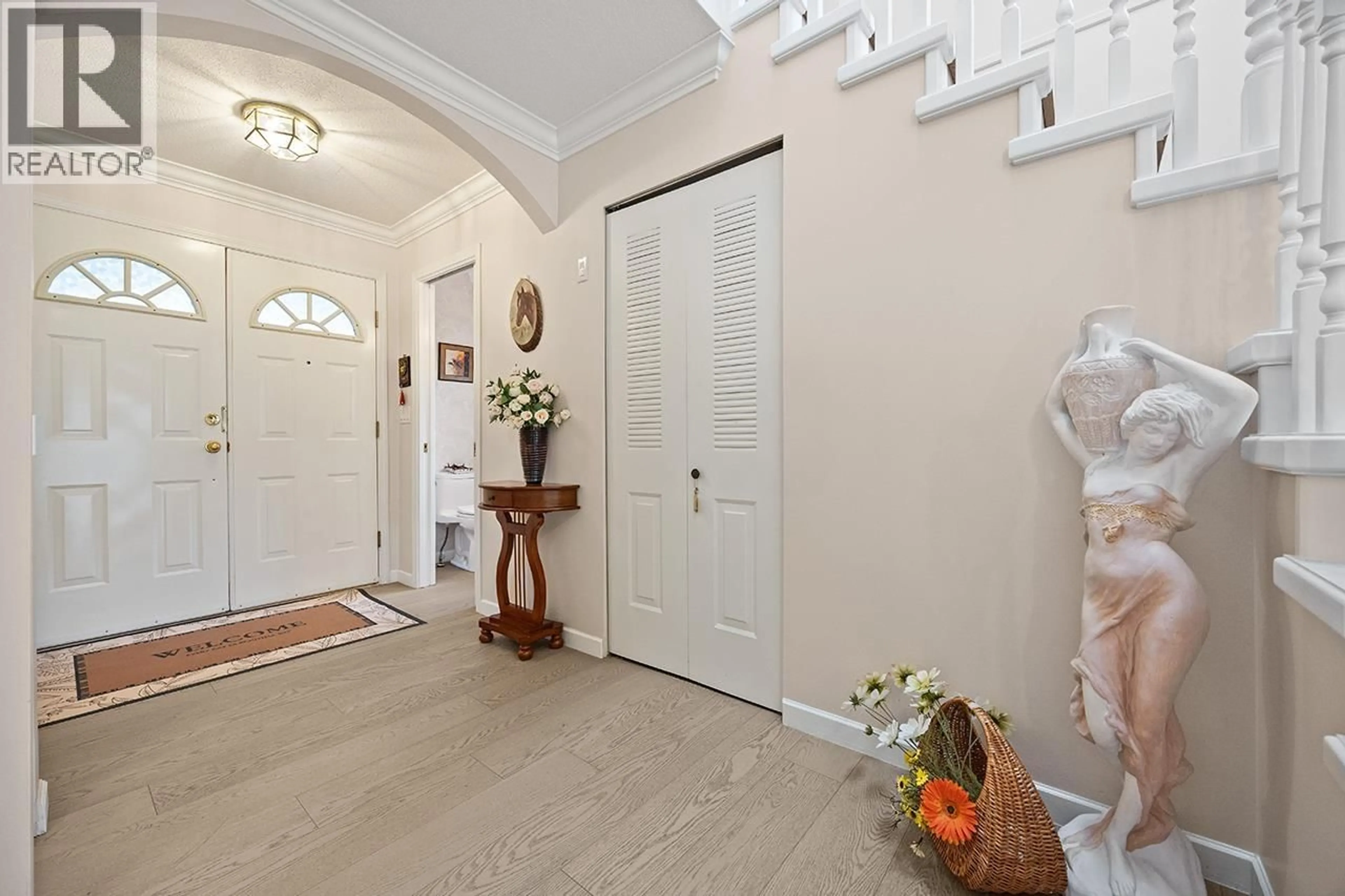 Indoor entryway for 43 - 8120 GENERAL CURRIE ROAD, Richmond British Columbia V6Y3V8