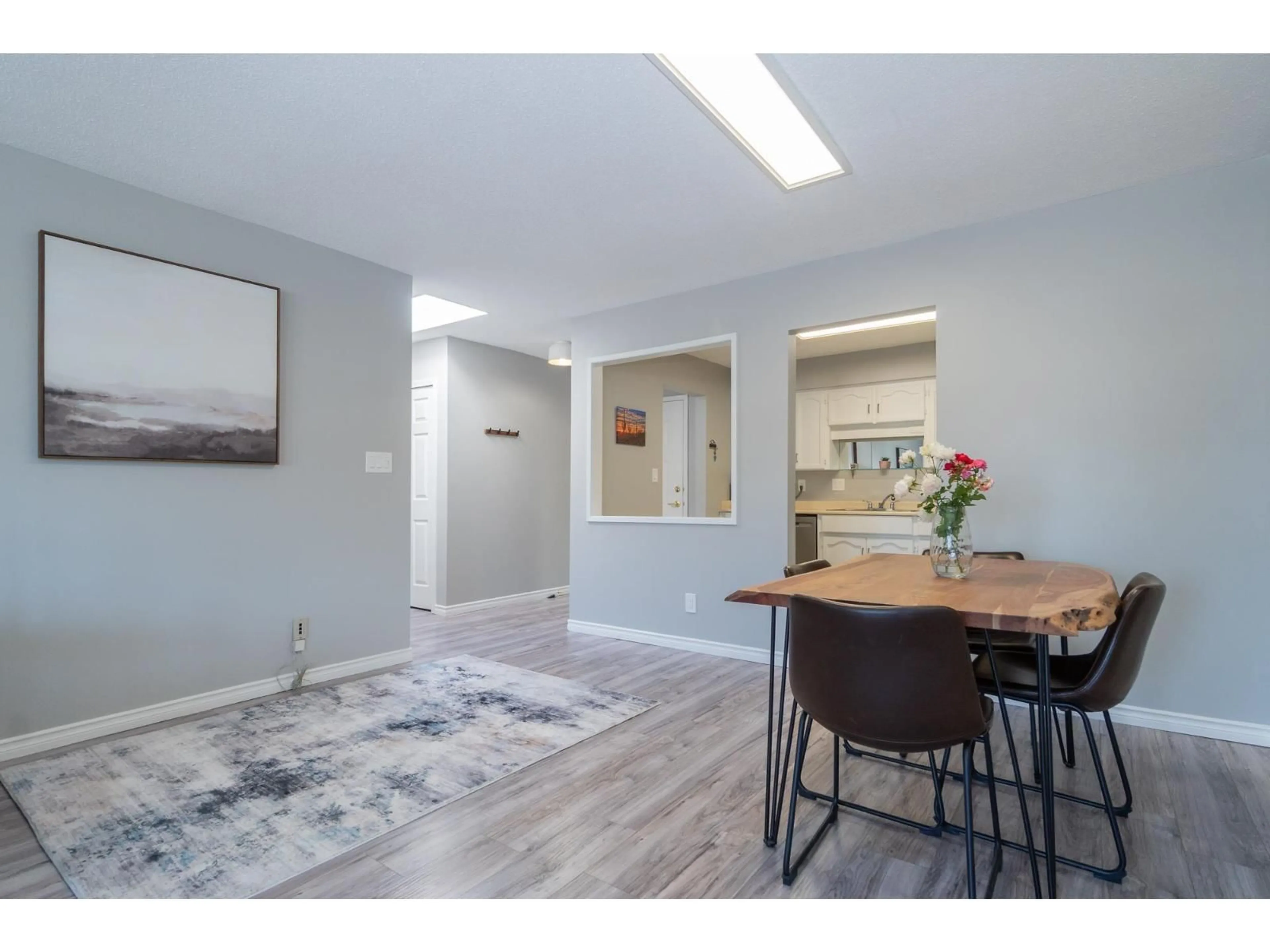 A pic of a room for 308 - 8725 ELM DRIVE, Chilliwack British Columbia V2P4Y3