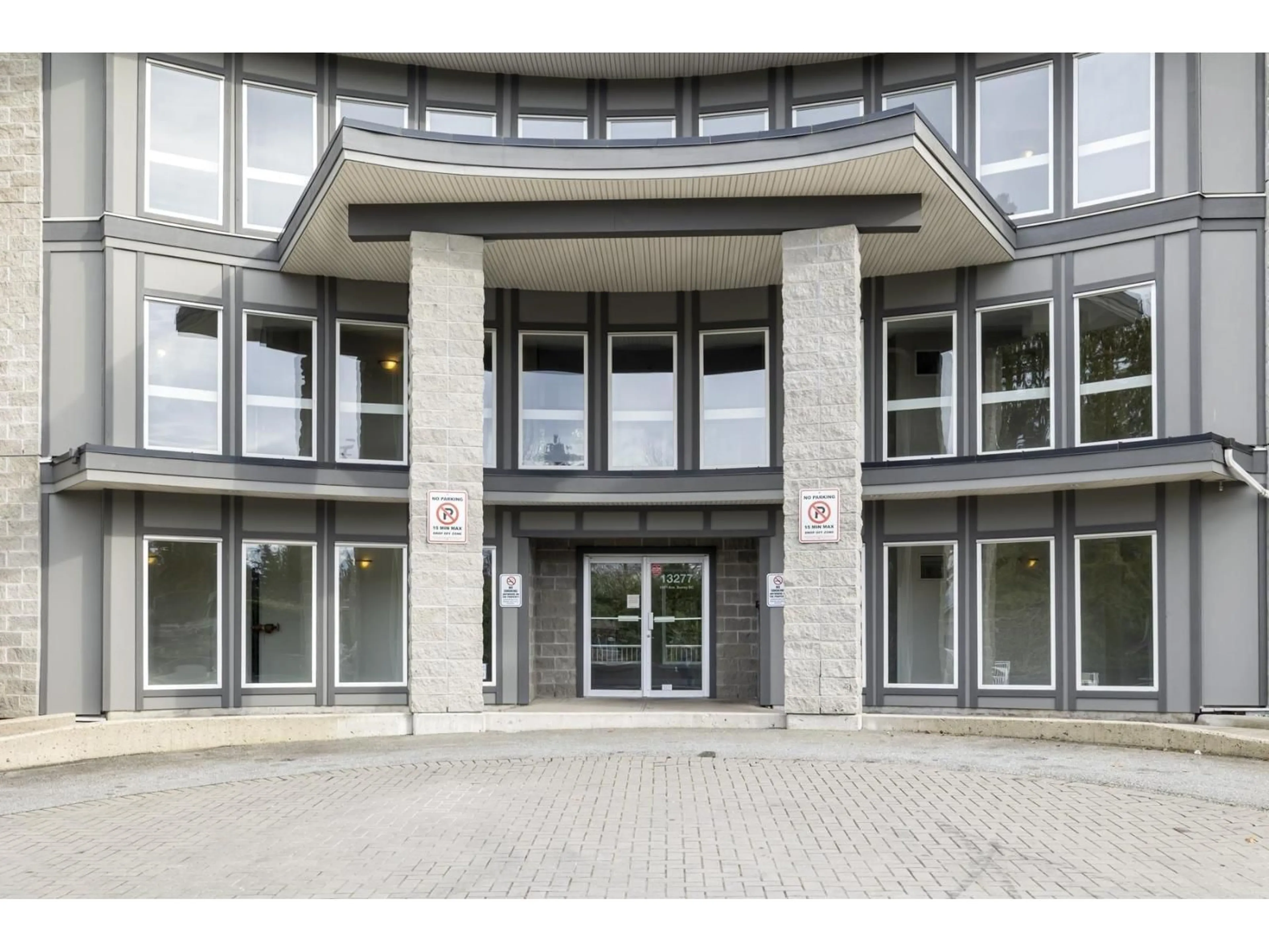 Indoor foyer for 328 - 13277 108 AVENUE, Surrey British Columbia V3T0A9