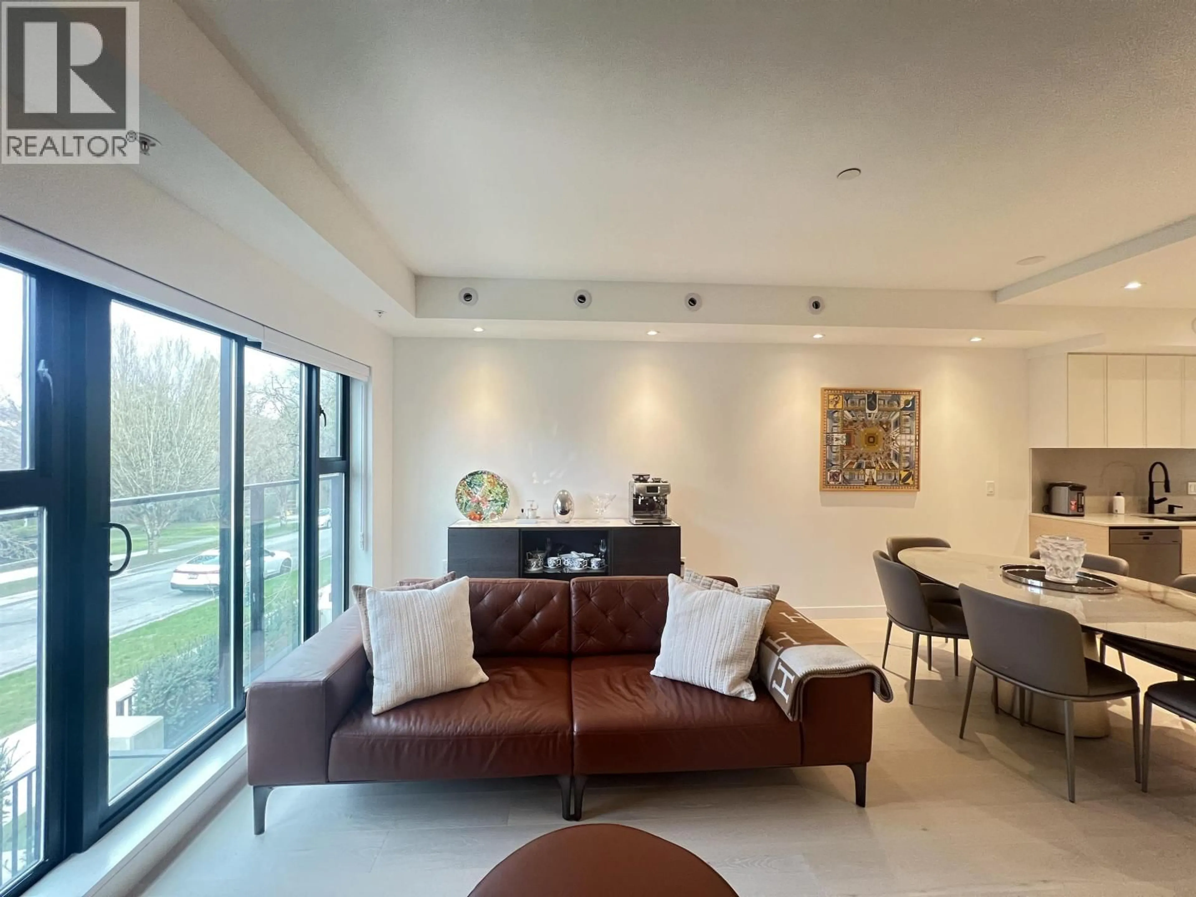 Living room with furniture, unknown for 34 - 530 28TH AVENUE, Vancouver British Columbia V5Z2H1