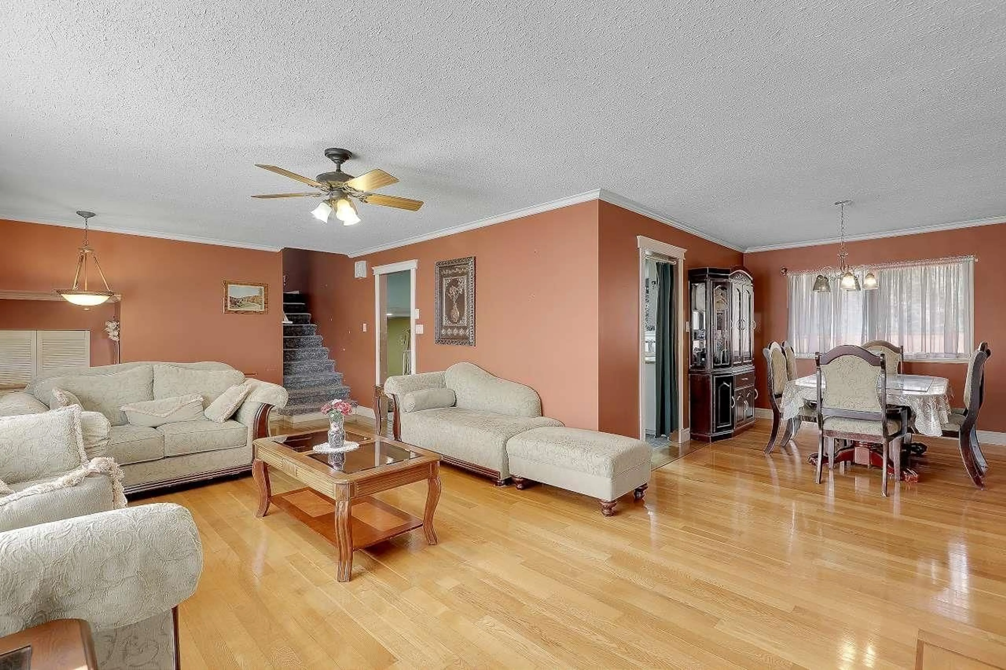 Living room with furniture, unknown for 8947 URSUS CRESCENT CRESCENT, Surrey British Columbia V3V6L3