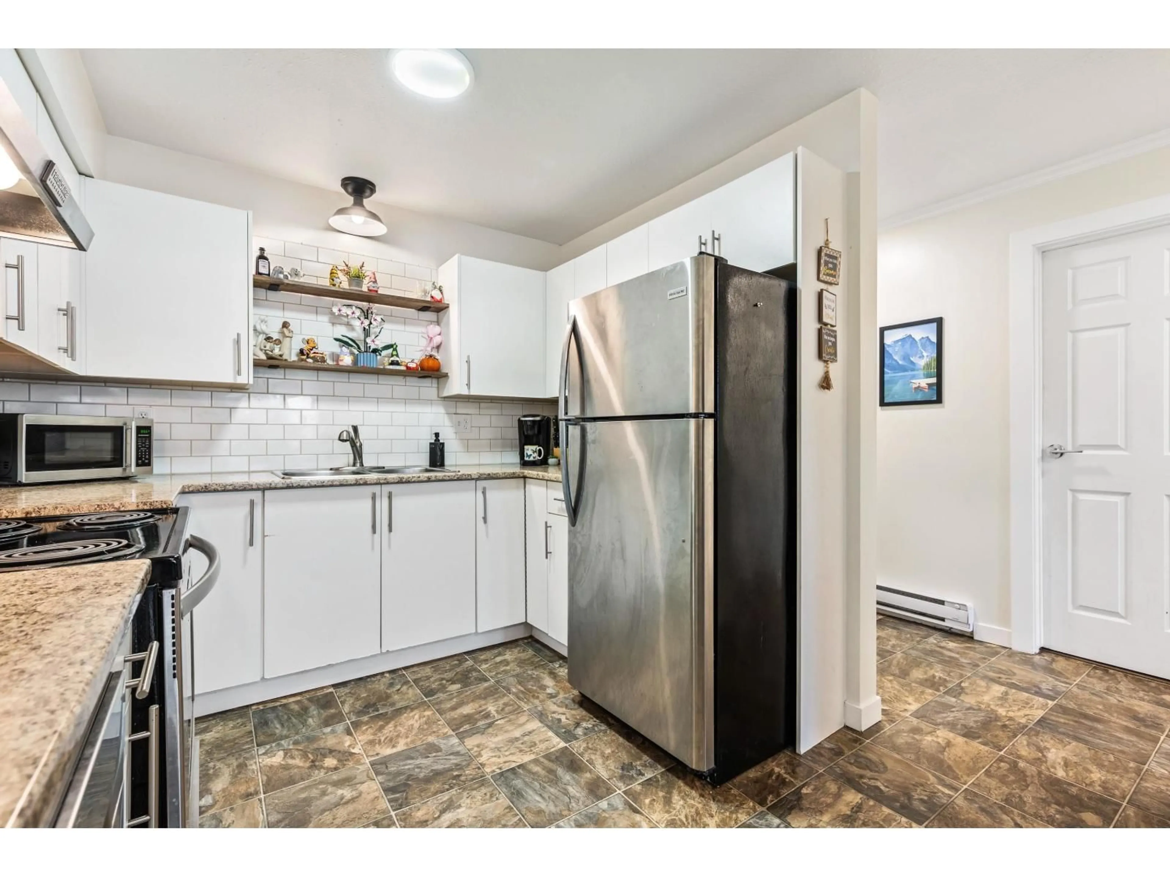 Standard kitchen, unknown for 207 - 7435 SHAW AVENUE, Chilliwack British Columbia V2R3C1