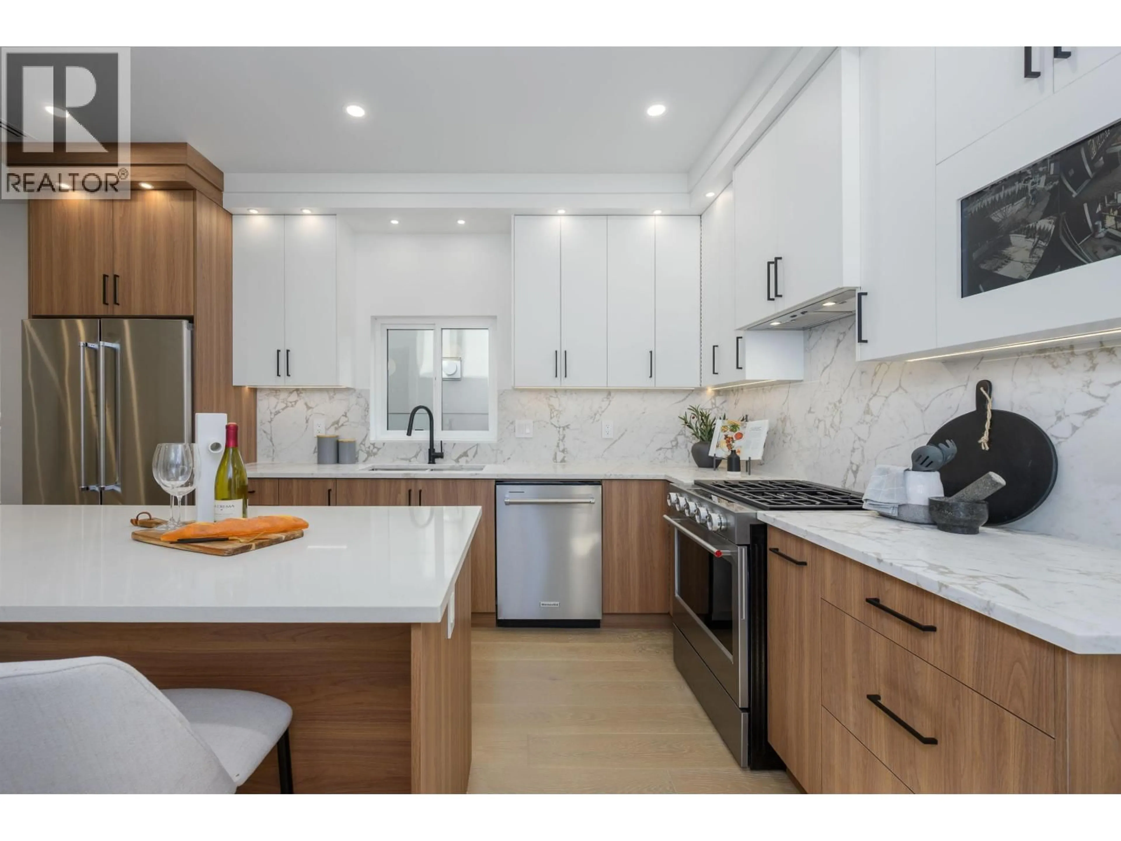Open concept kitchen, ceramic/tile floor for 2 - 6176 ELGIN AVENUE, Burnaby British Columbia V5H3S4