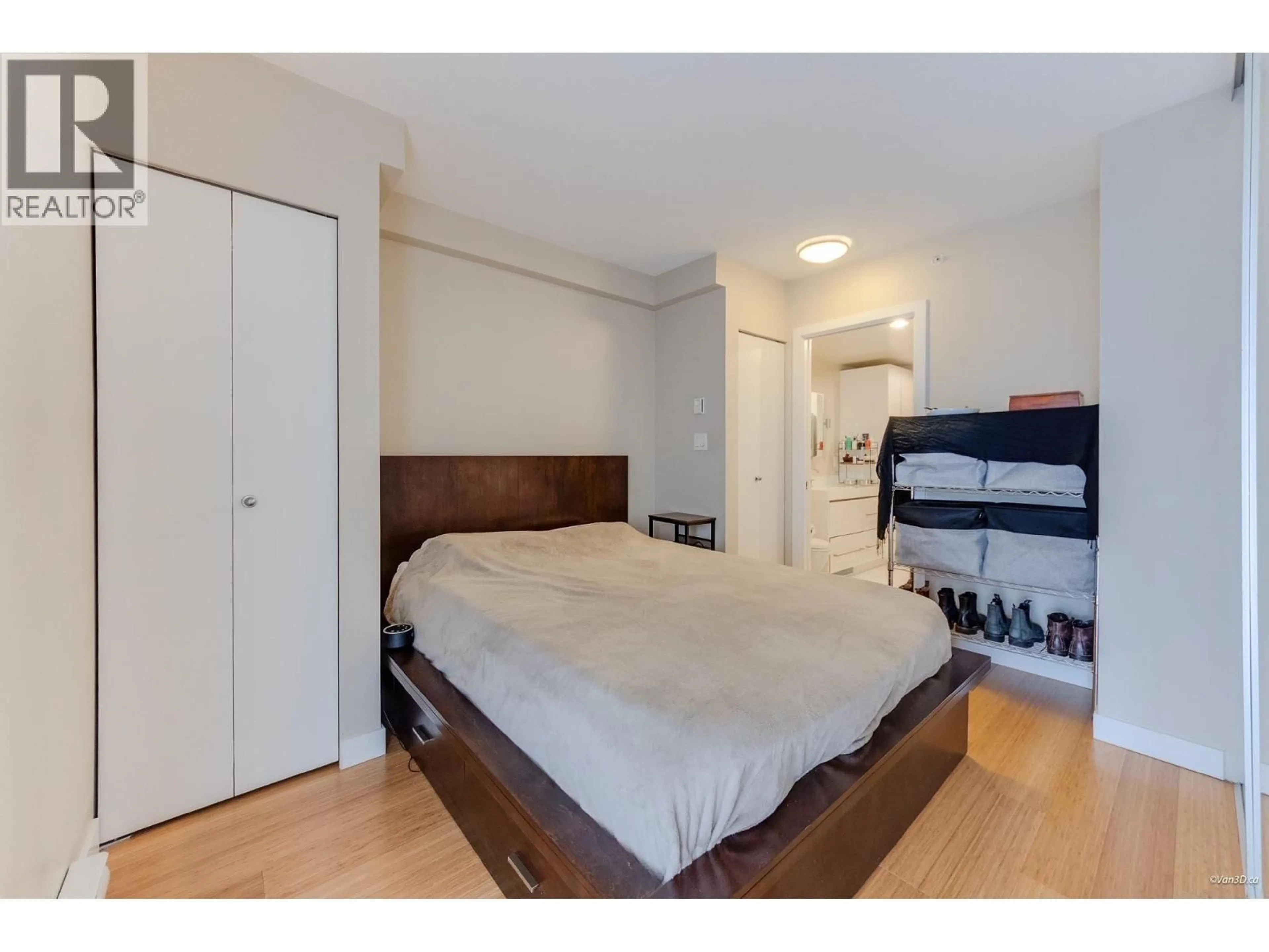 Bedroom with bed, unknown for 806 - 718 MAIN STREET, Vancouver British Columbia V6A0B1