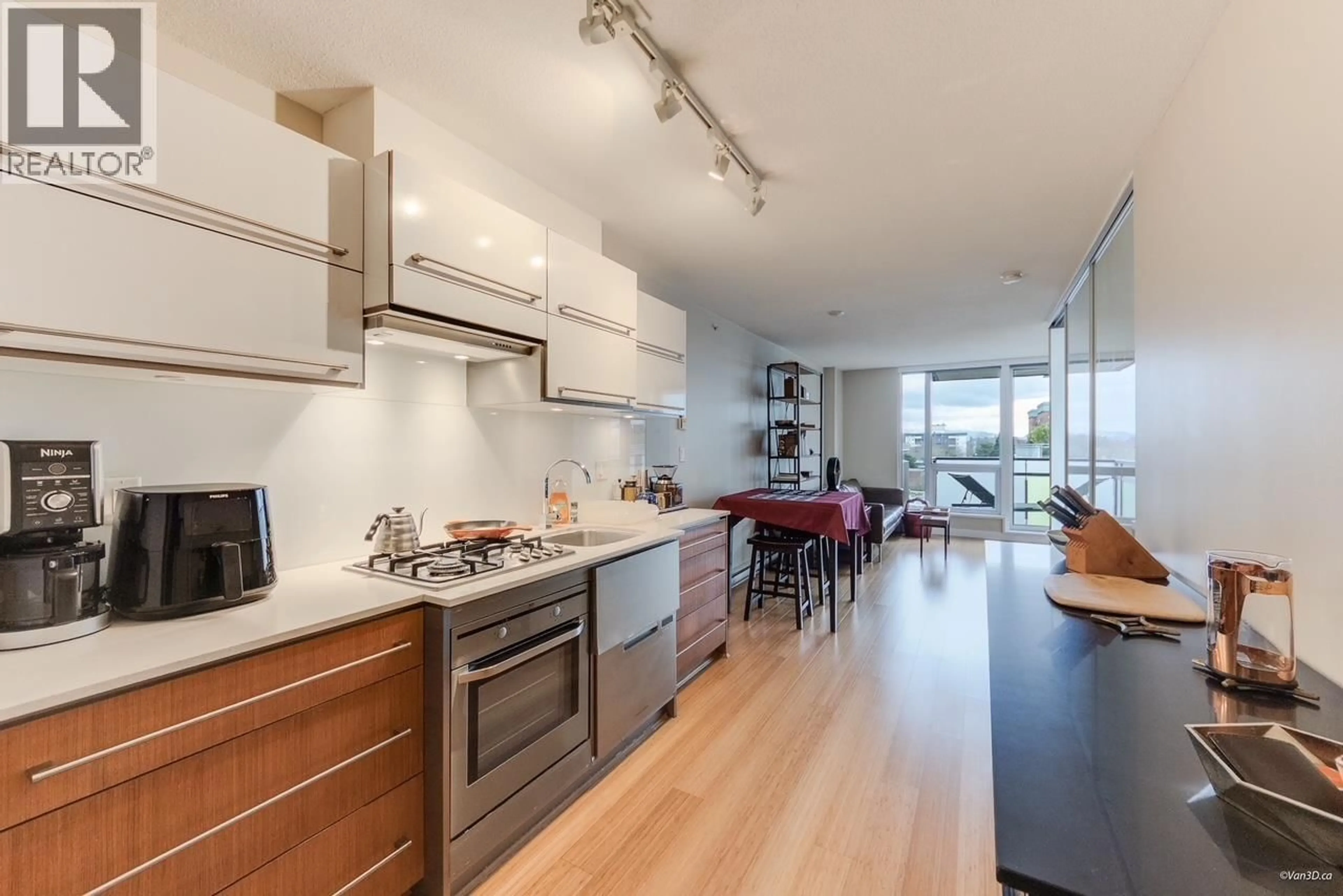 Open concept kitchen, unknown for 806 - 718 MAIN STREET, Vancouver British Columbia V6A0B1