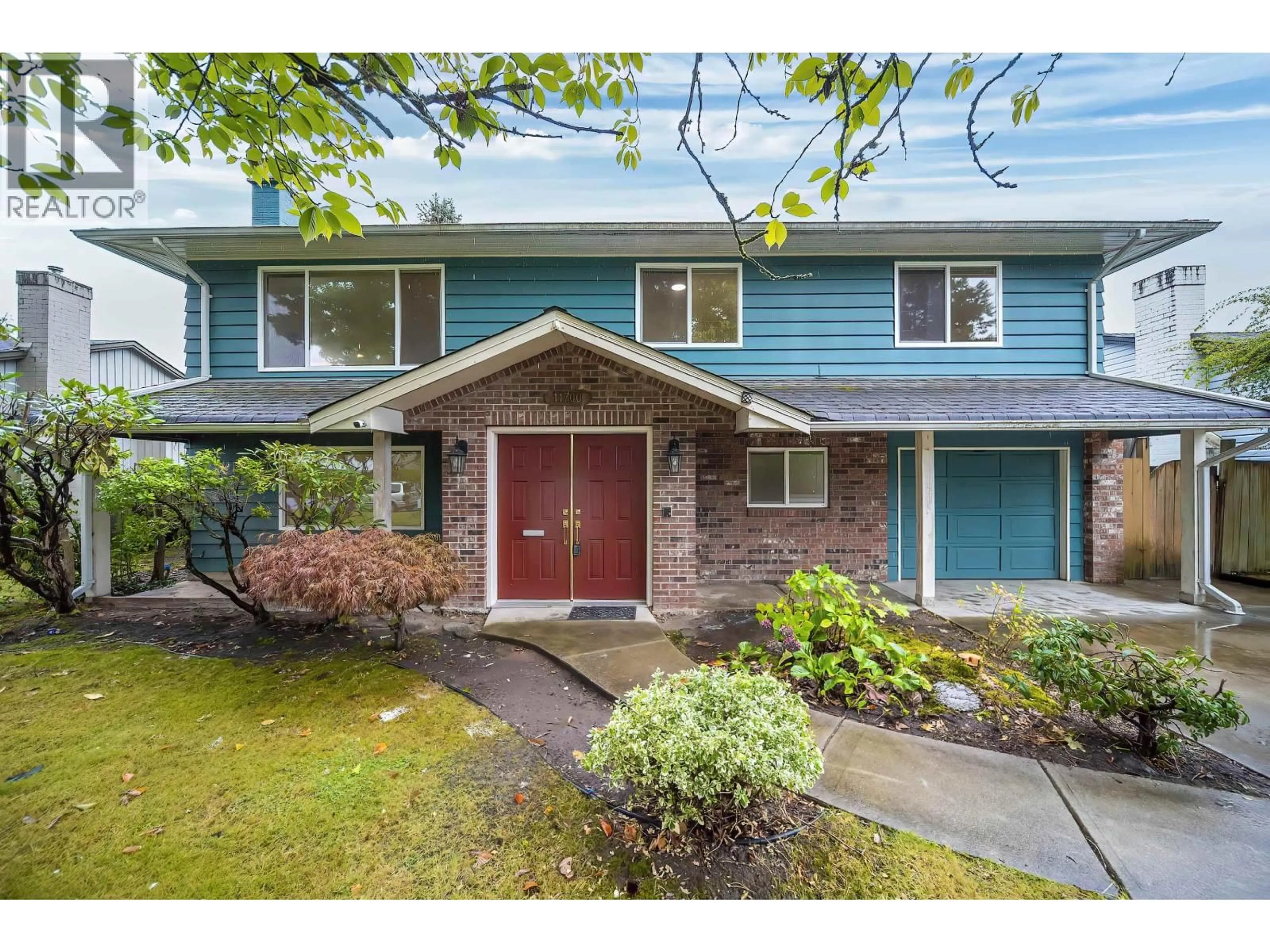 Home with vinyl exterior material, street for 11700 KINGFISHER DRIVE, Richmond British Columbia V7E3N7