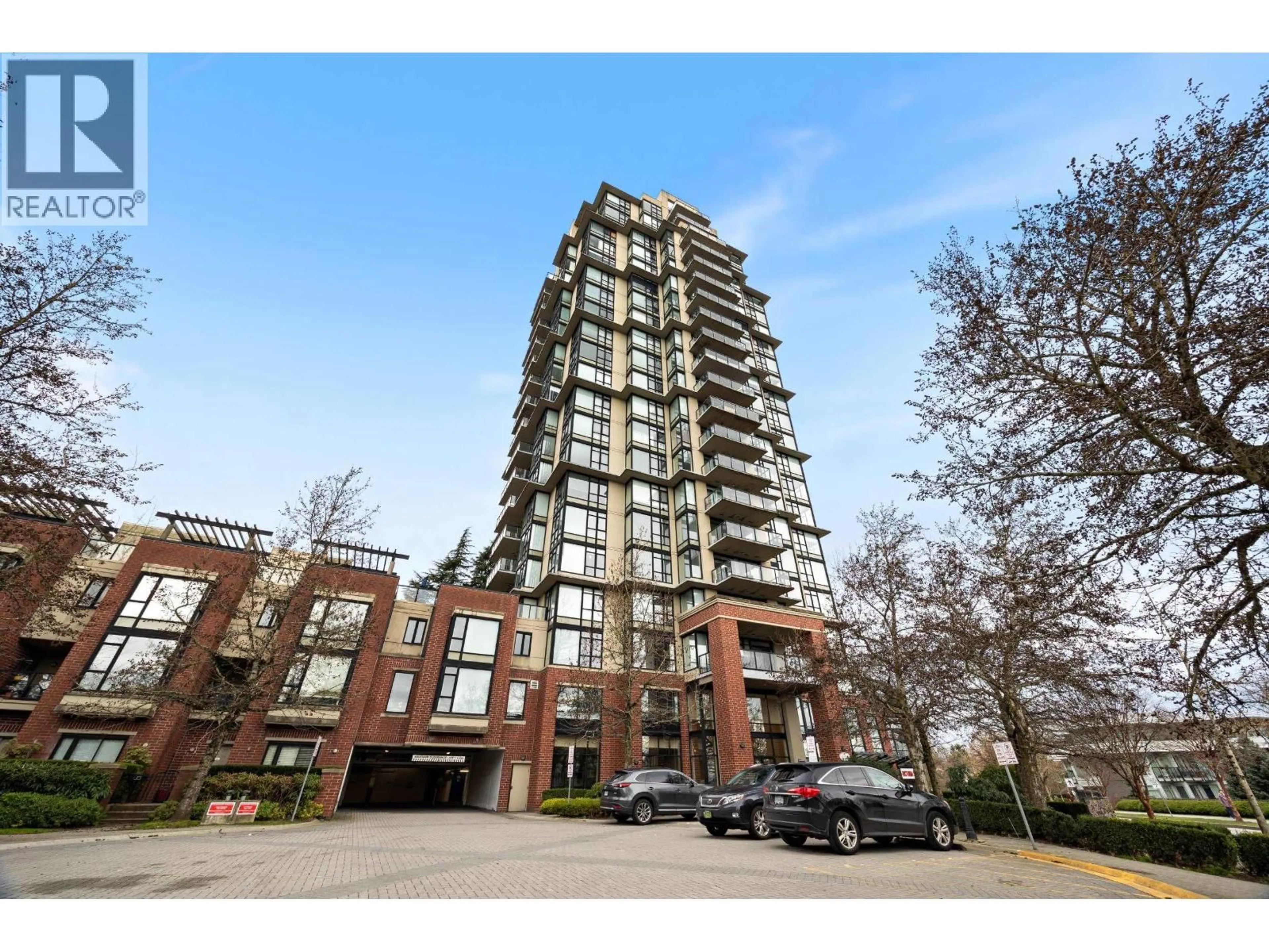Indoor foyer for 1703 - 15 ROYAL AVENUE, New Westminster British Columbia V3L0A9