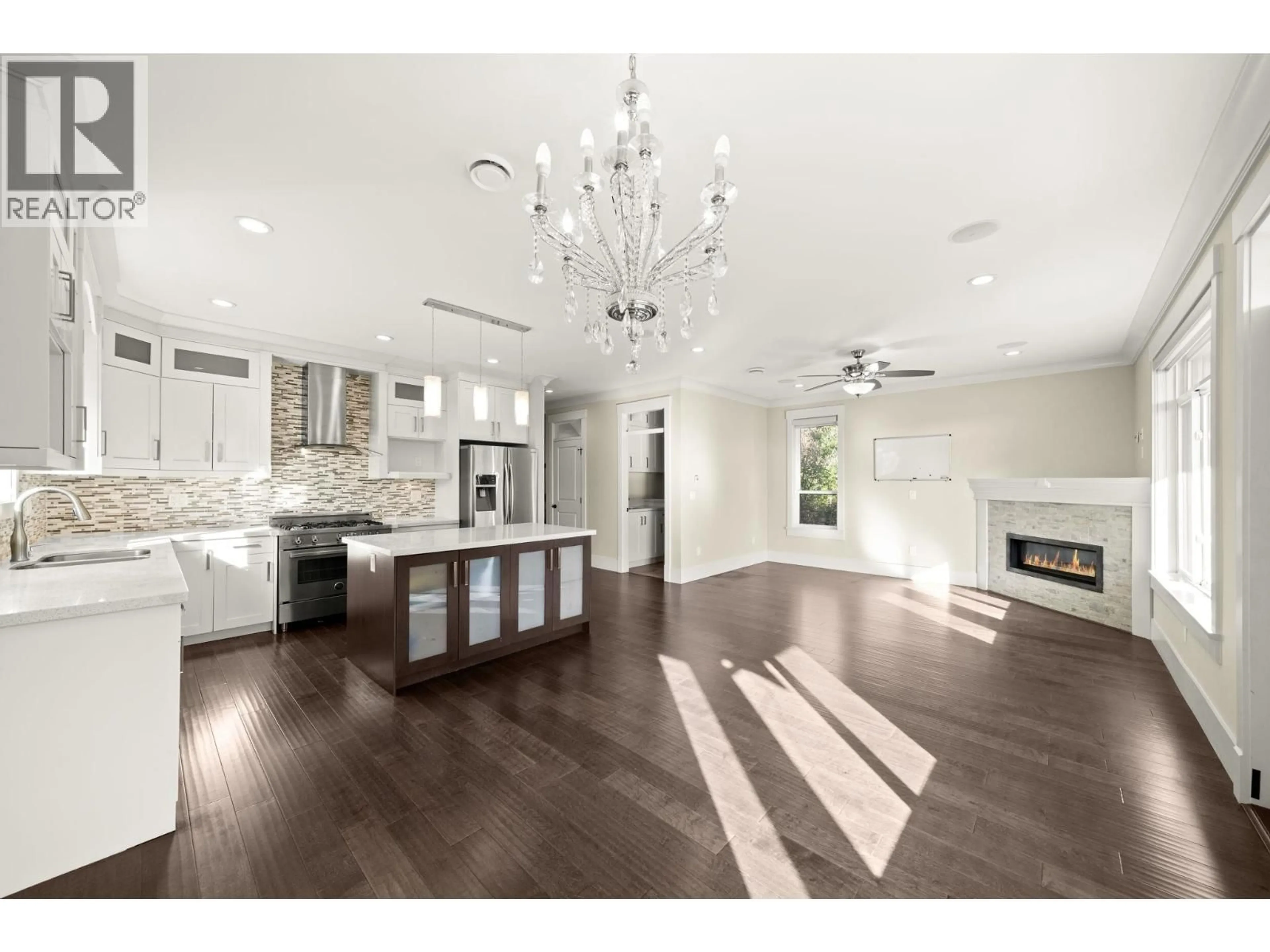 Open concept kitchen, unknown for 7028 BROADWAY, Burnaby British Columbia V5A1R8