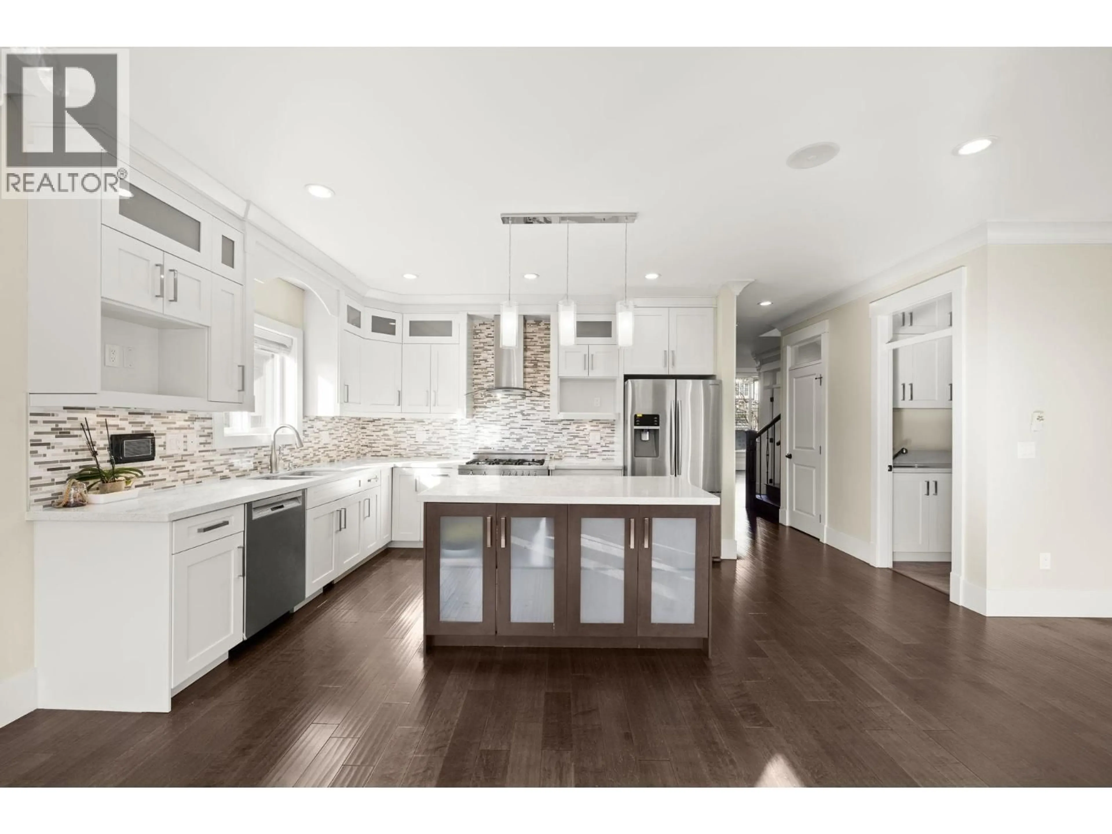 Open concept kitchen, unknown for 7028 BROADWAY, Burnaby British Columbia V5A1R8