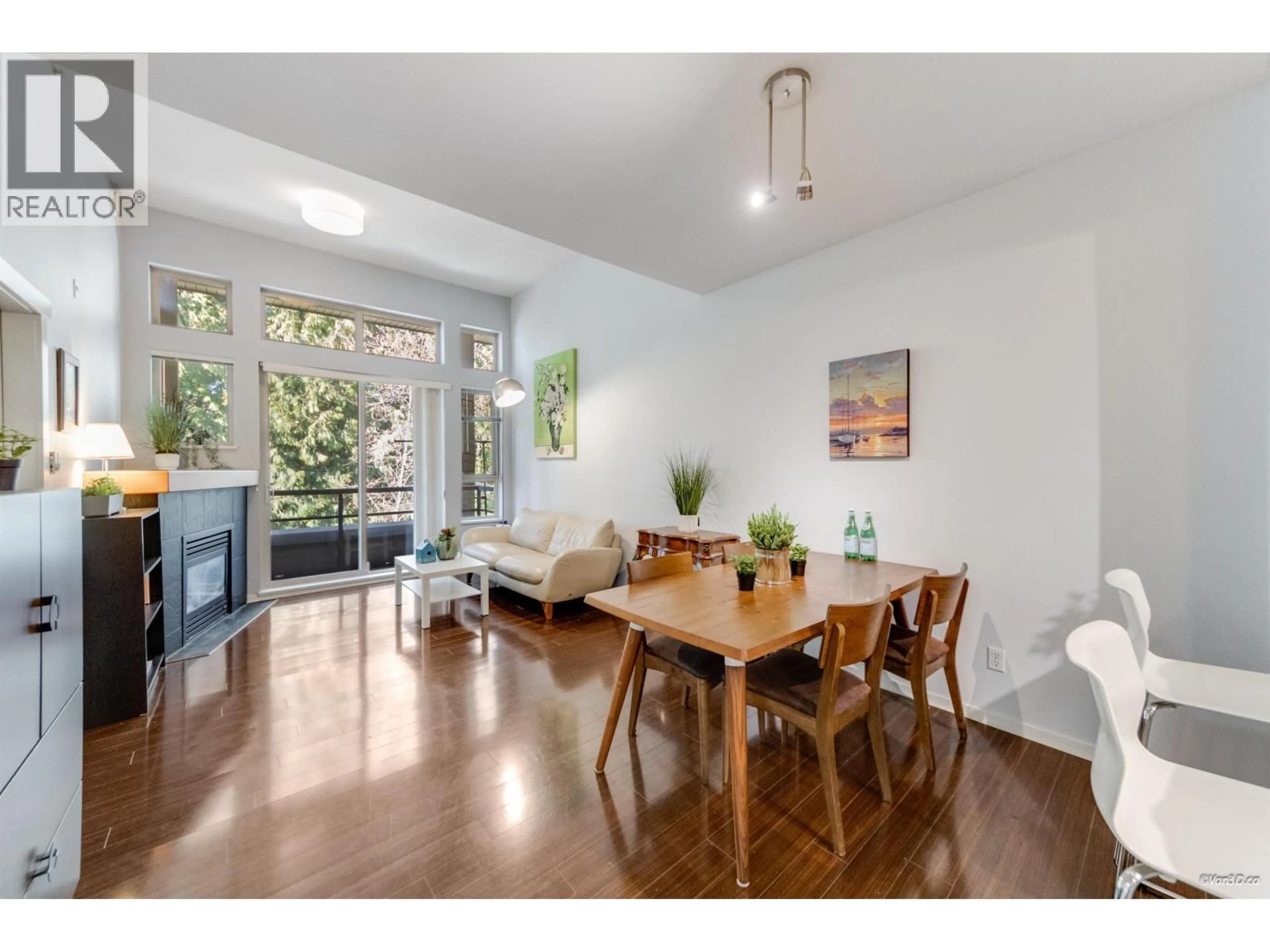 Dining room, wood/laminate floor for 406 - 9329 UNIVERSITY CRESCENT, Burnaby British Columbia V5A4Y4