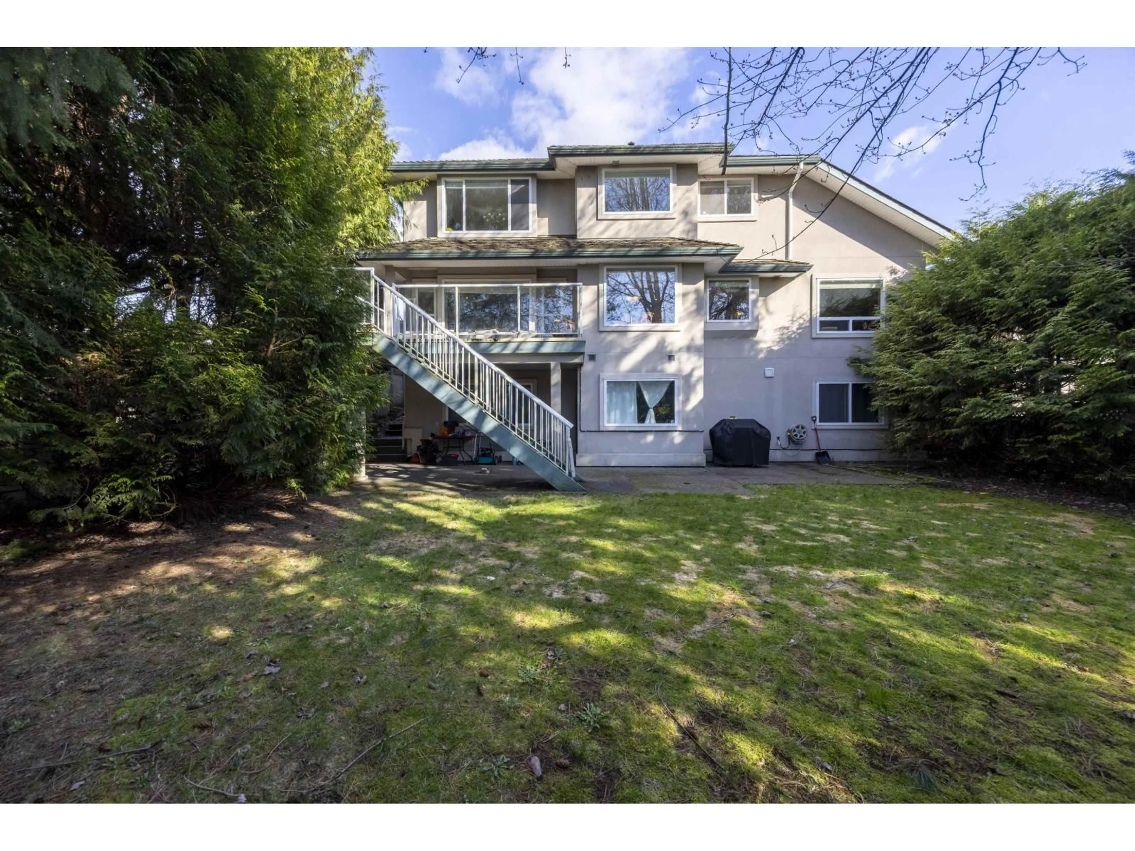 A pic from outside/outdoor area/front of a property/back of a property/a pic from drone, street for 7881 154 STREET, Surrey British Columbia V3S8R4