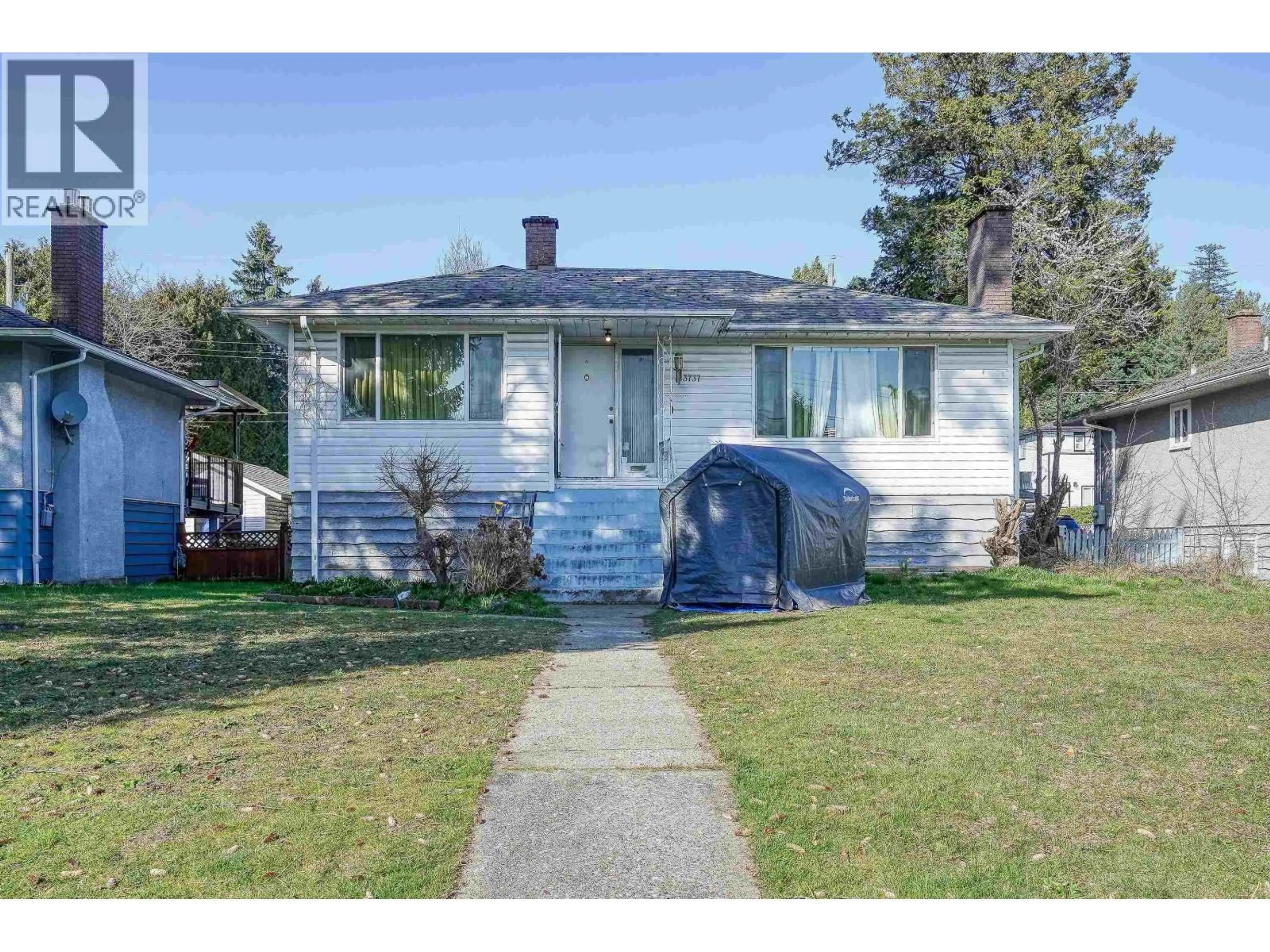 Home with vinyl exterior material, street for 3737 DUBOIS STREET, Burnaby British Columbia V5J1K9