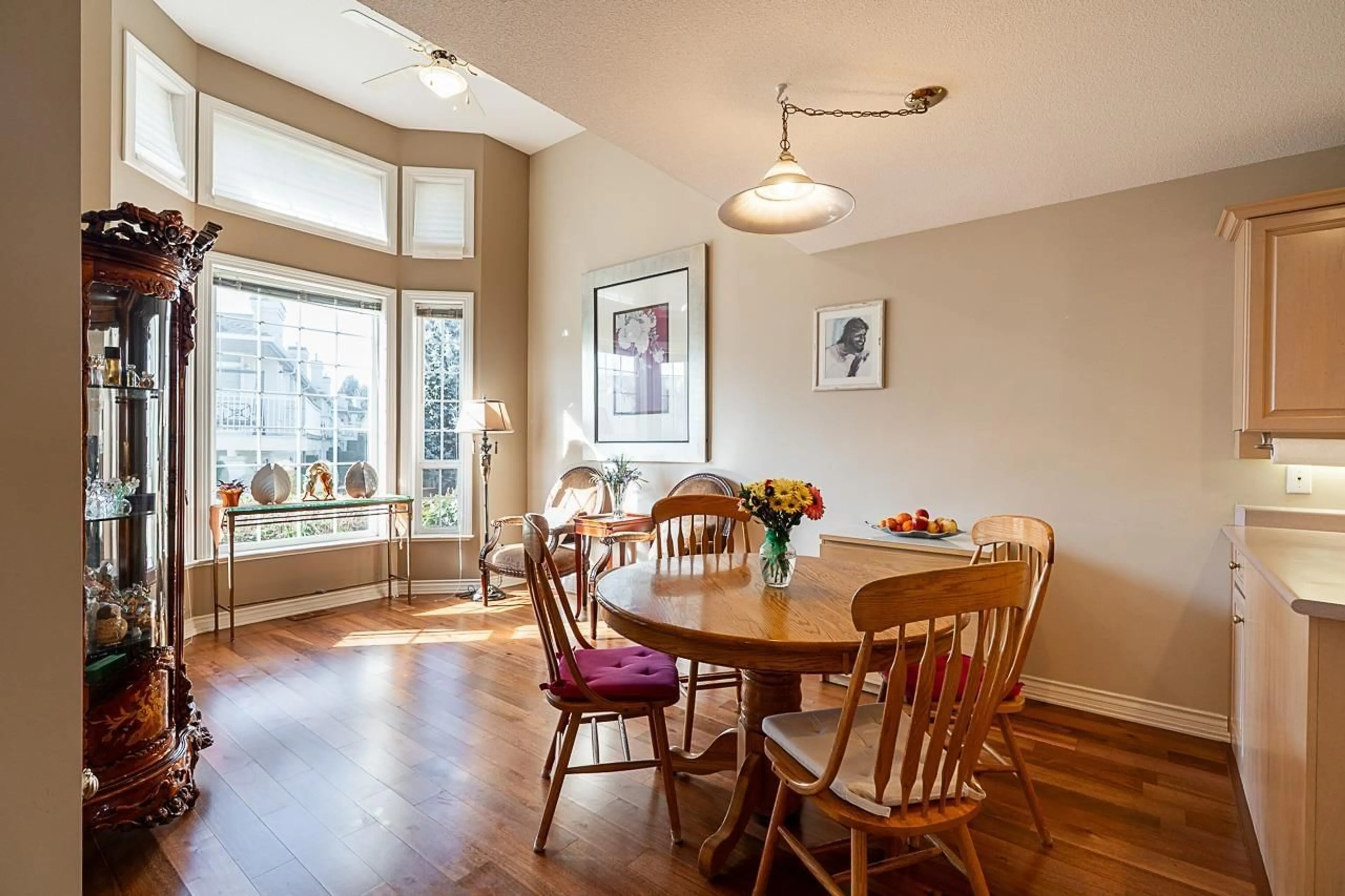 Dining room, wood/laminate floor for 16 - 31450 SPUR AVENUE, Abbotsford British Columbia V2T5M3