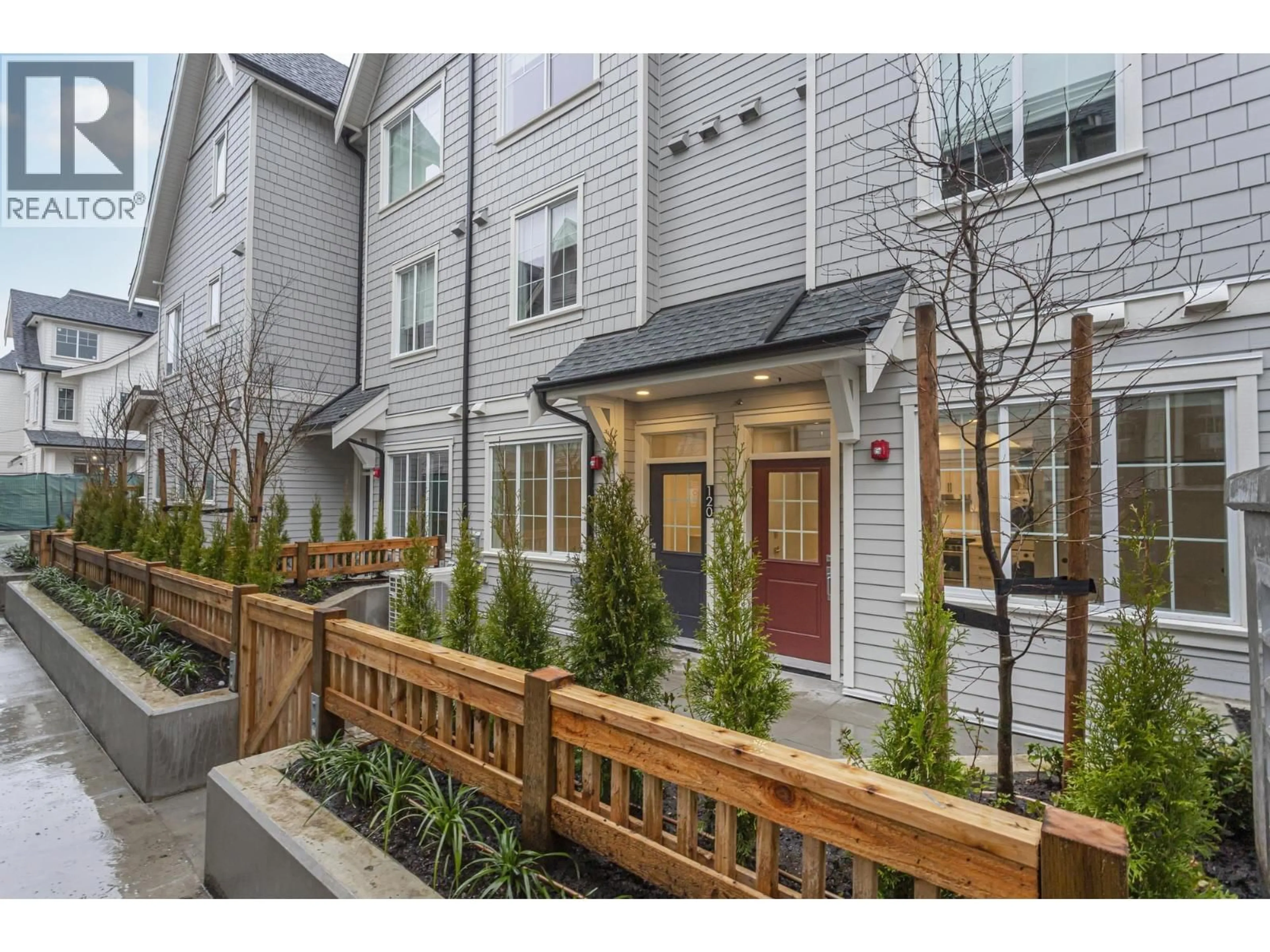 Unknown for 120 - 720 ROBINSON STREET, Coquitlam British Columbia V3J0P9