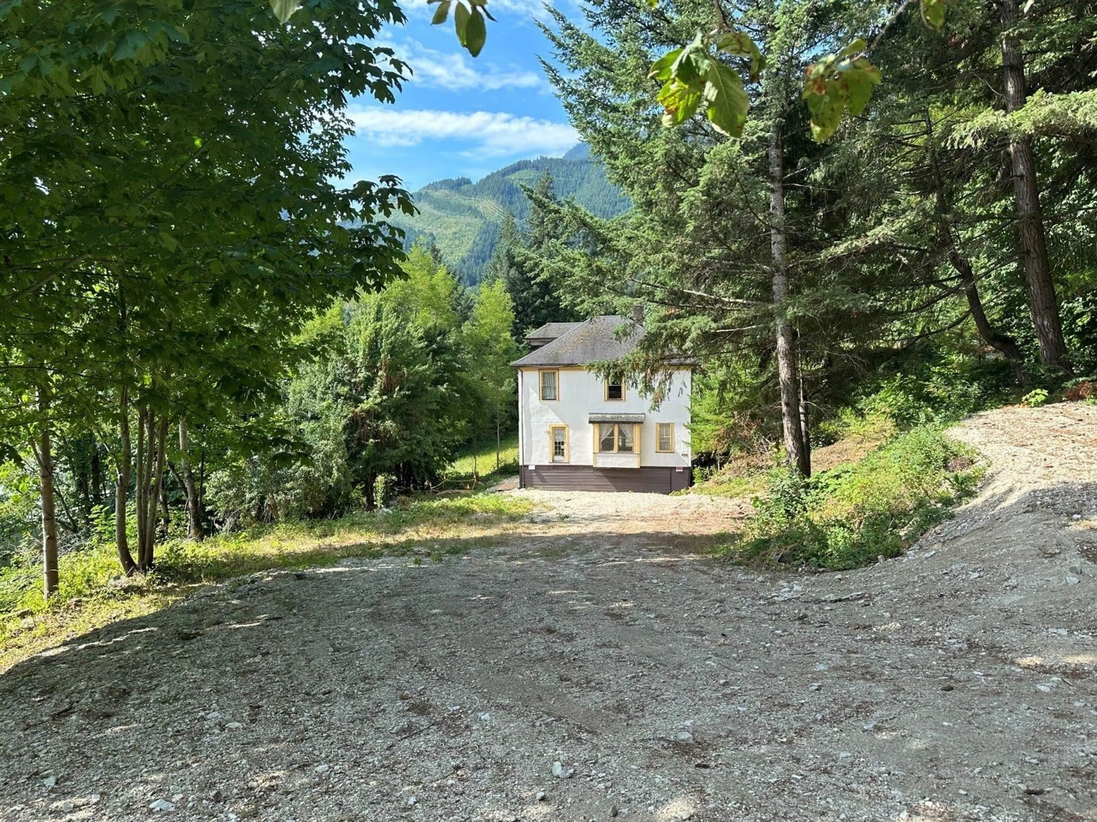 A pic from outside/outdoor area/front of a property/back of a property/a pic from drone, mountain view for 31010 TRANS CANADA HIGHWAY, Yale British Columbia V0K2S0