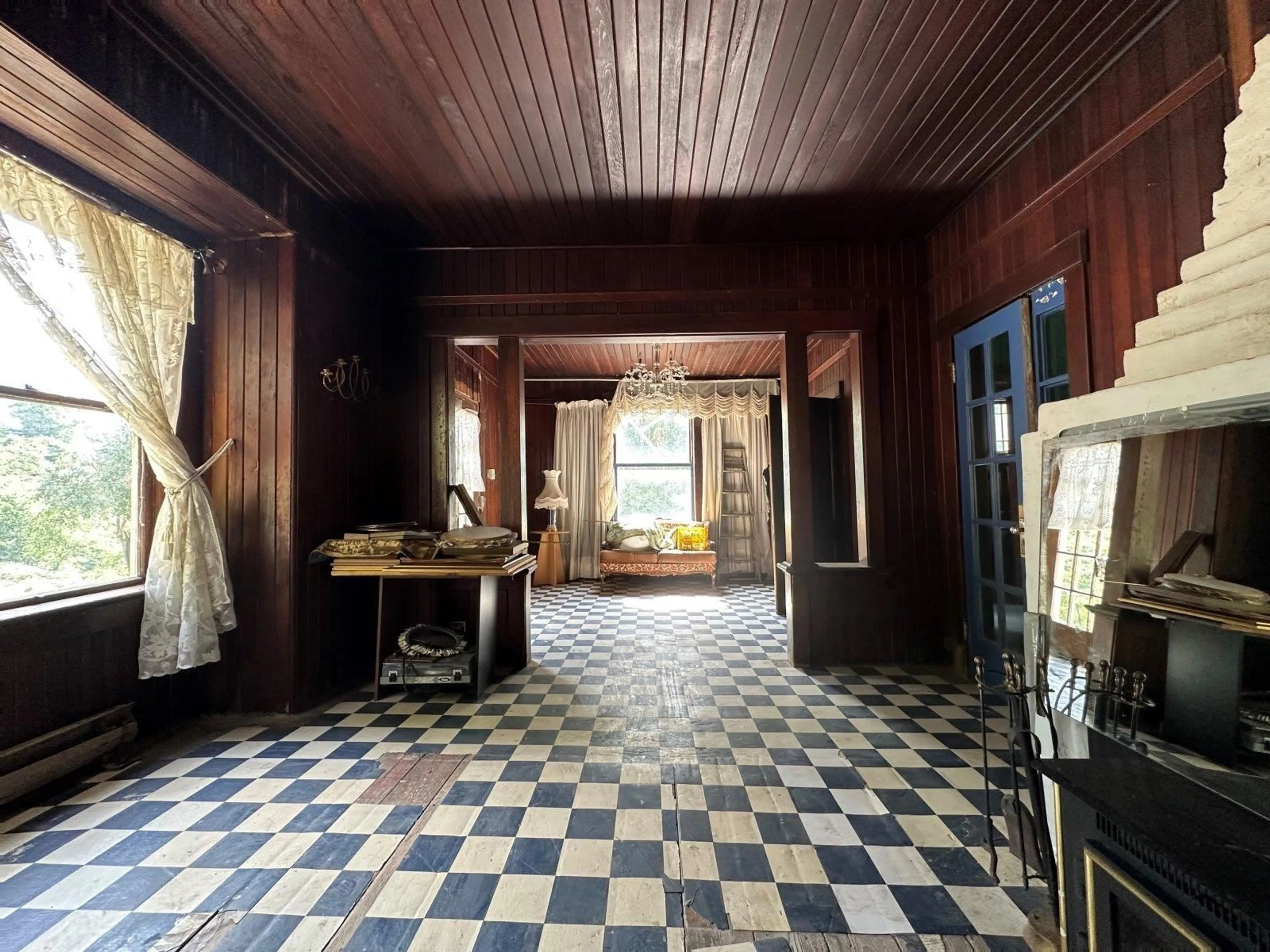 Indoor foyer for 31010 TRANS CANADA HIGHWAY, Yale British Columbia V0K2S0