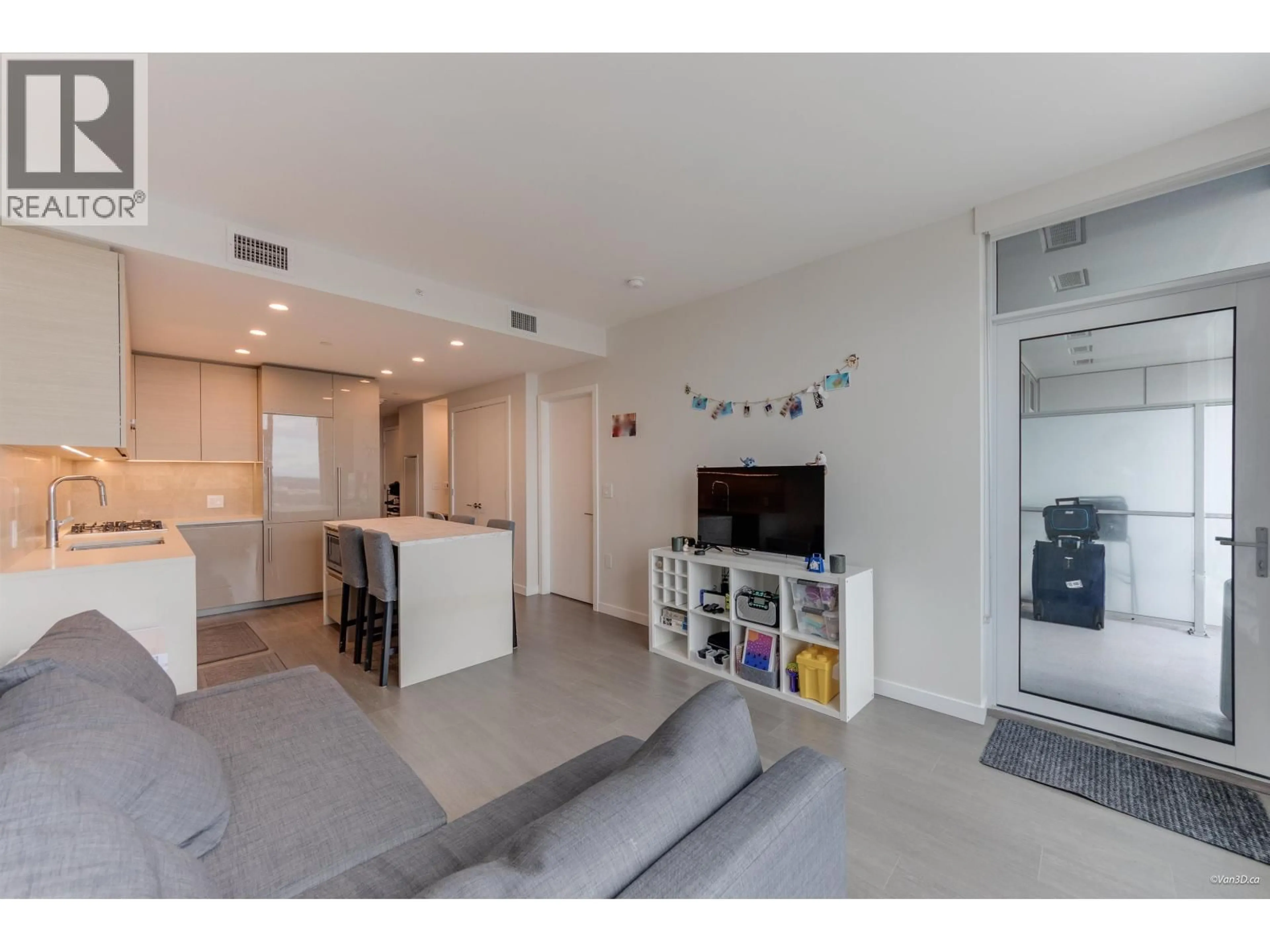 Living room with furniture, unknown for 2704 - 2186 GILMORE AVENUE, Burnaby British Columbia V5C0N7