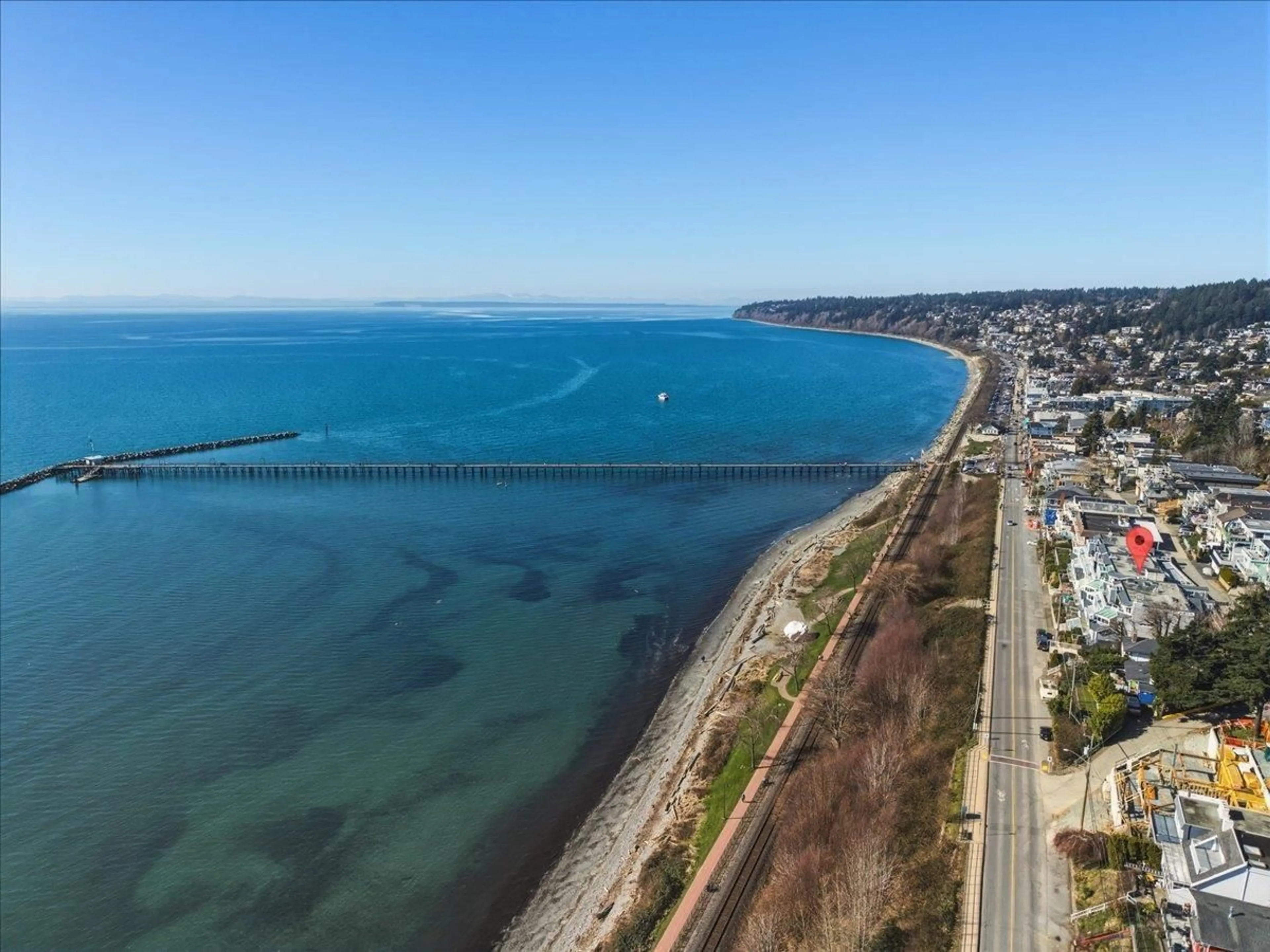A pic from outside/outdoor area/front of a property/back of a property/a pic from drone, water/lake/river/ocean view for 303 - 15165 MARINE DRIVE, White Rock British Columbia V4B1C5