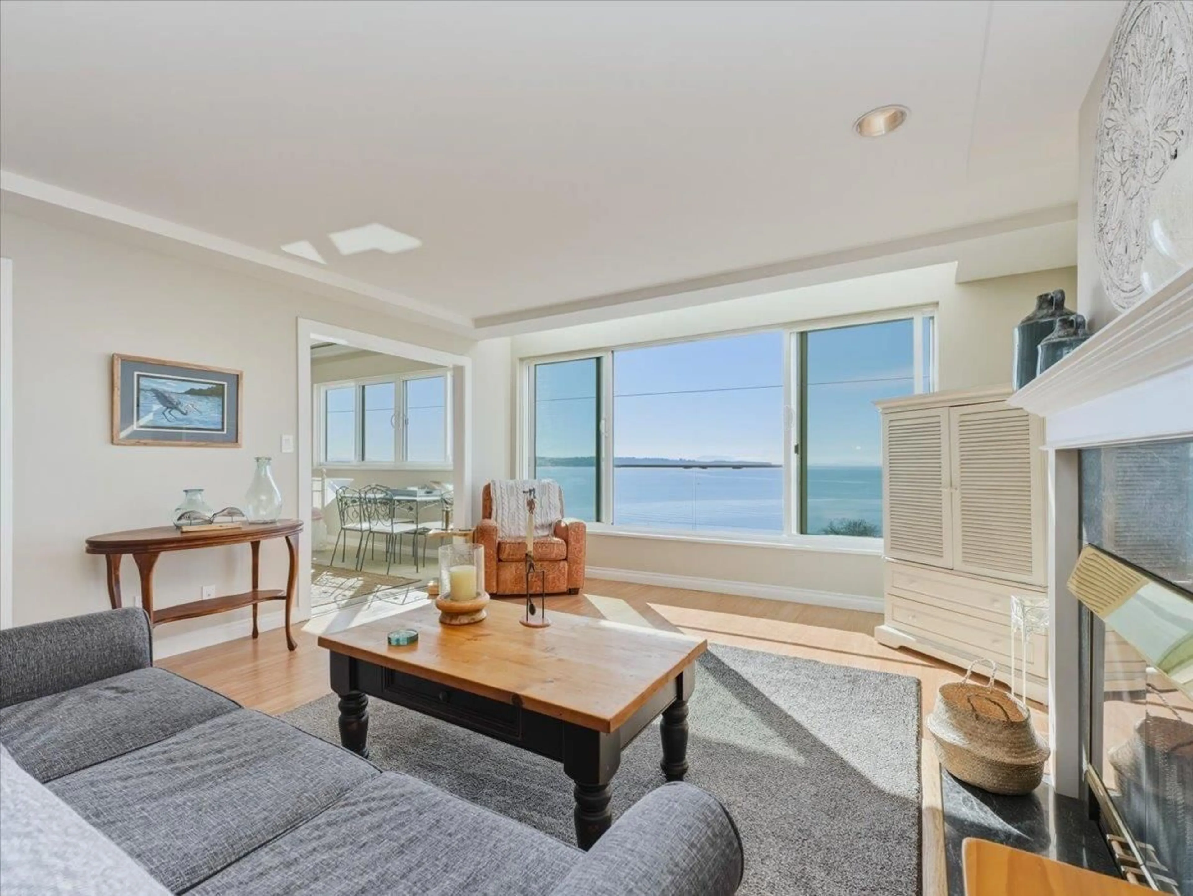 Living room with furniture, unknown for 303 - 15165 MARINE DRIVE, White Rock British Columbia V4B1C5