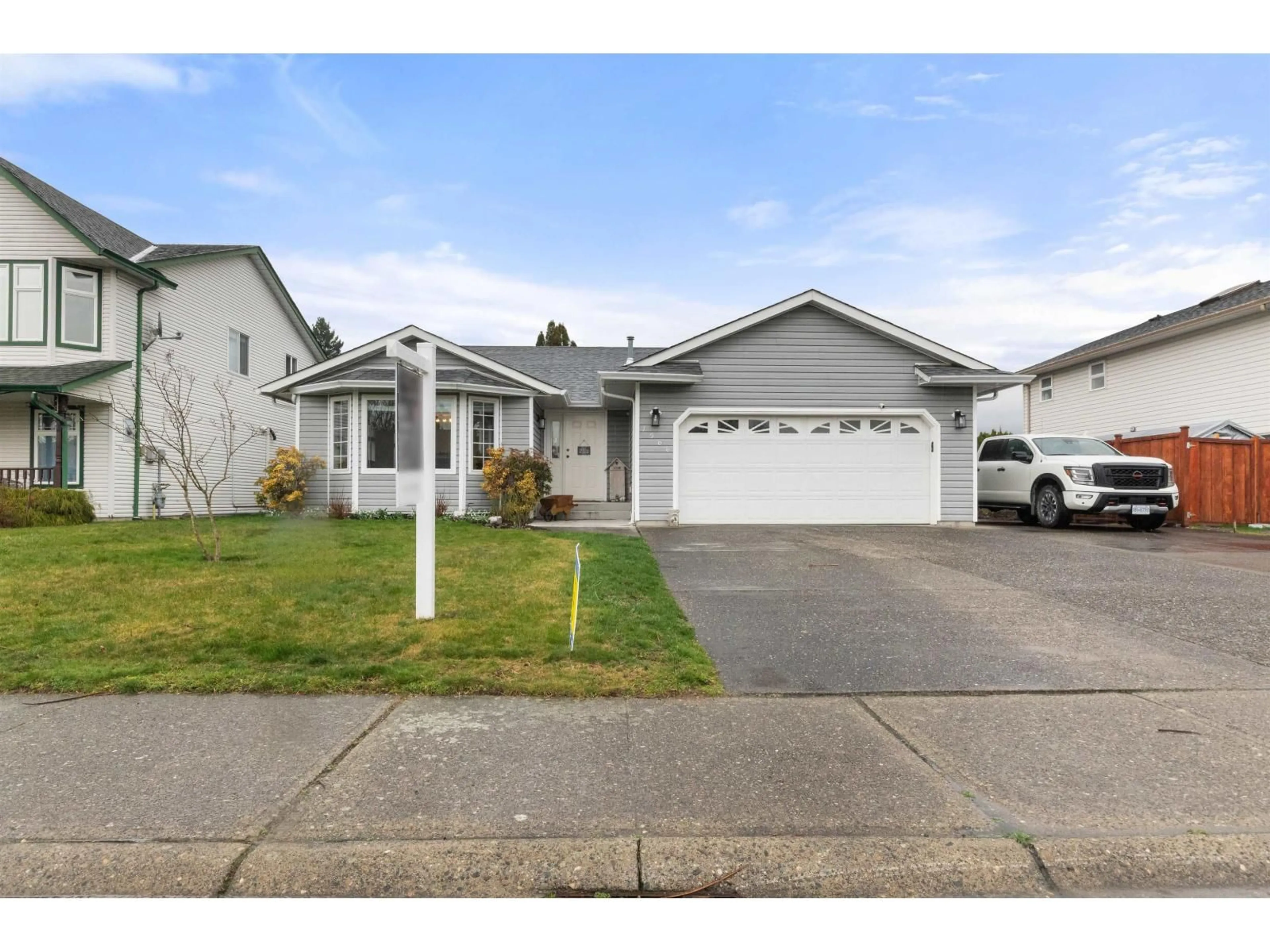 Home with vinyl exterior material, street for 1566 CANTERBURY DRIVE, Agassiz British Columbia V0M1A3