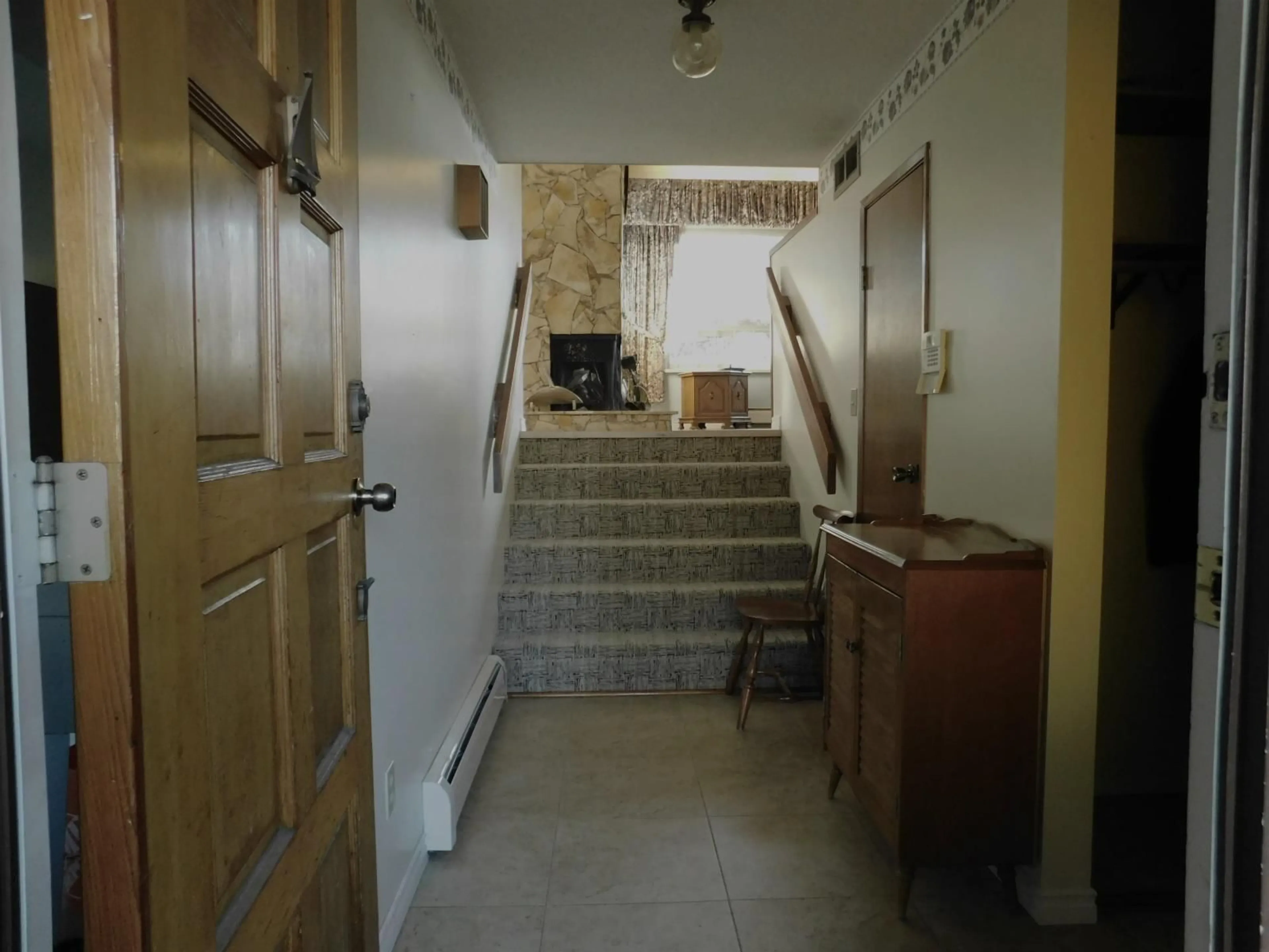 Unknown for 12420 91 AVENUE, Surrey British Columbia V3V1C9