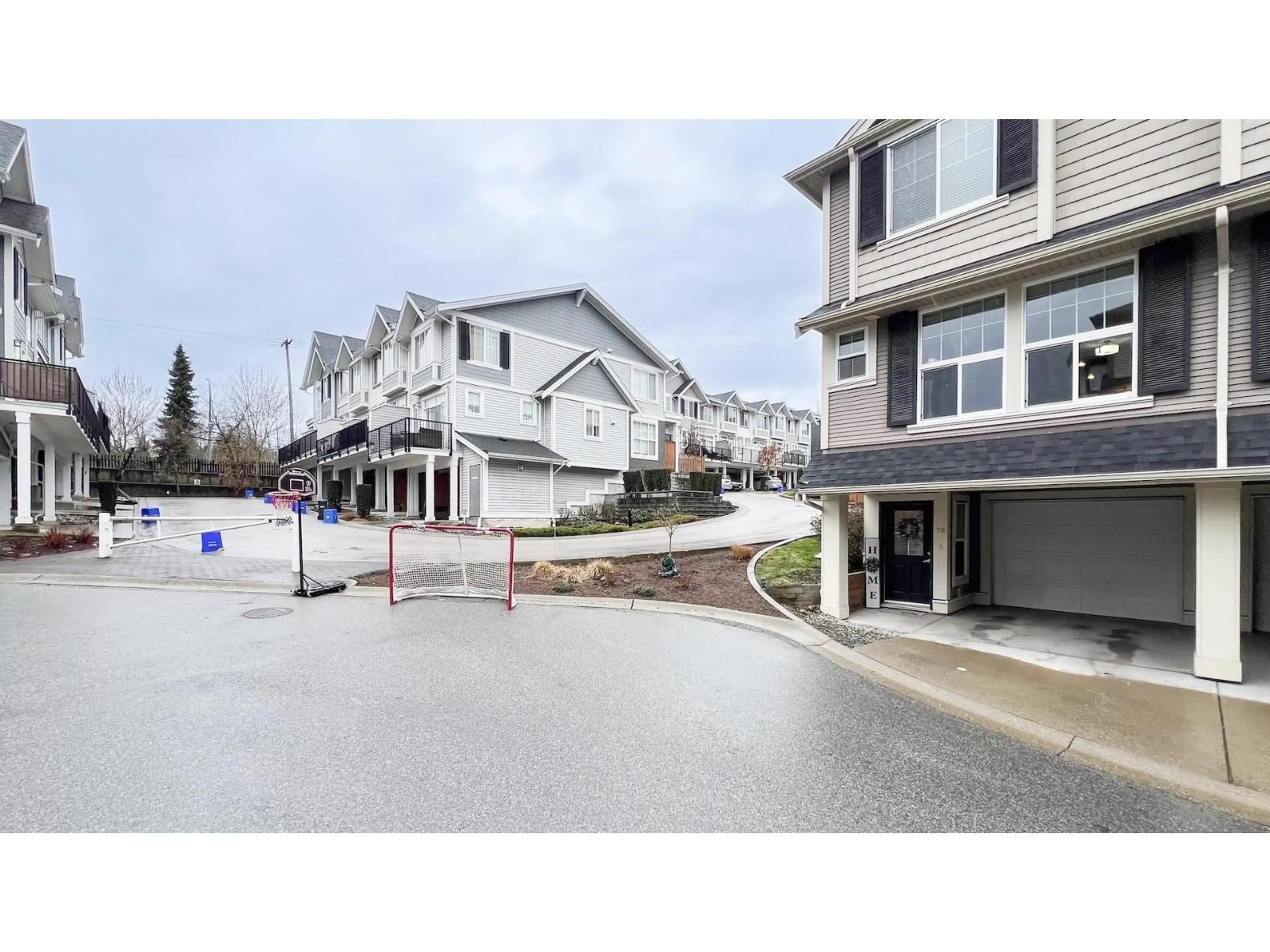 Unknown for 70 - 20831 70 AVENUE, Langley British Columbia V2Y0H1