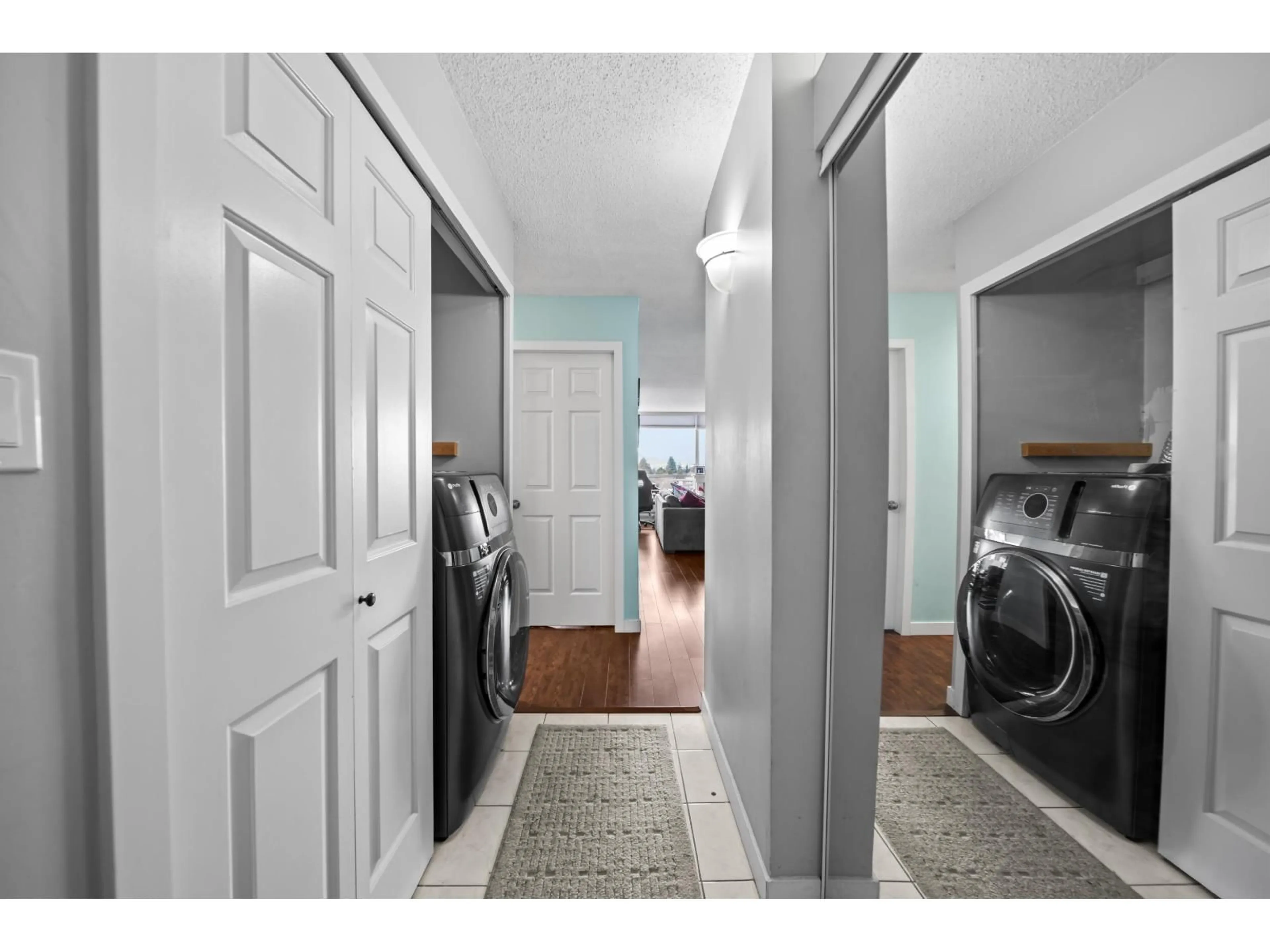 Laundry room for 806 - 14881 103A AVENUE, Surrey British Columbia V3R0M5