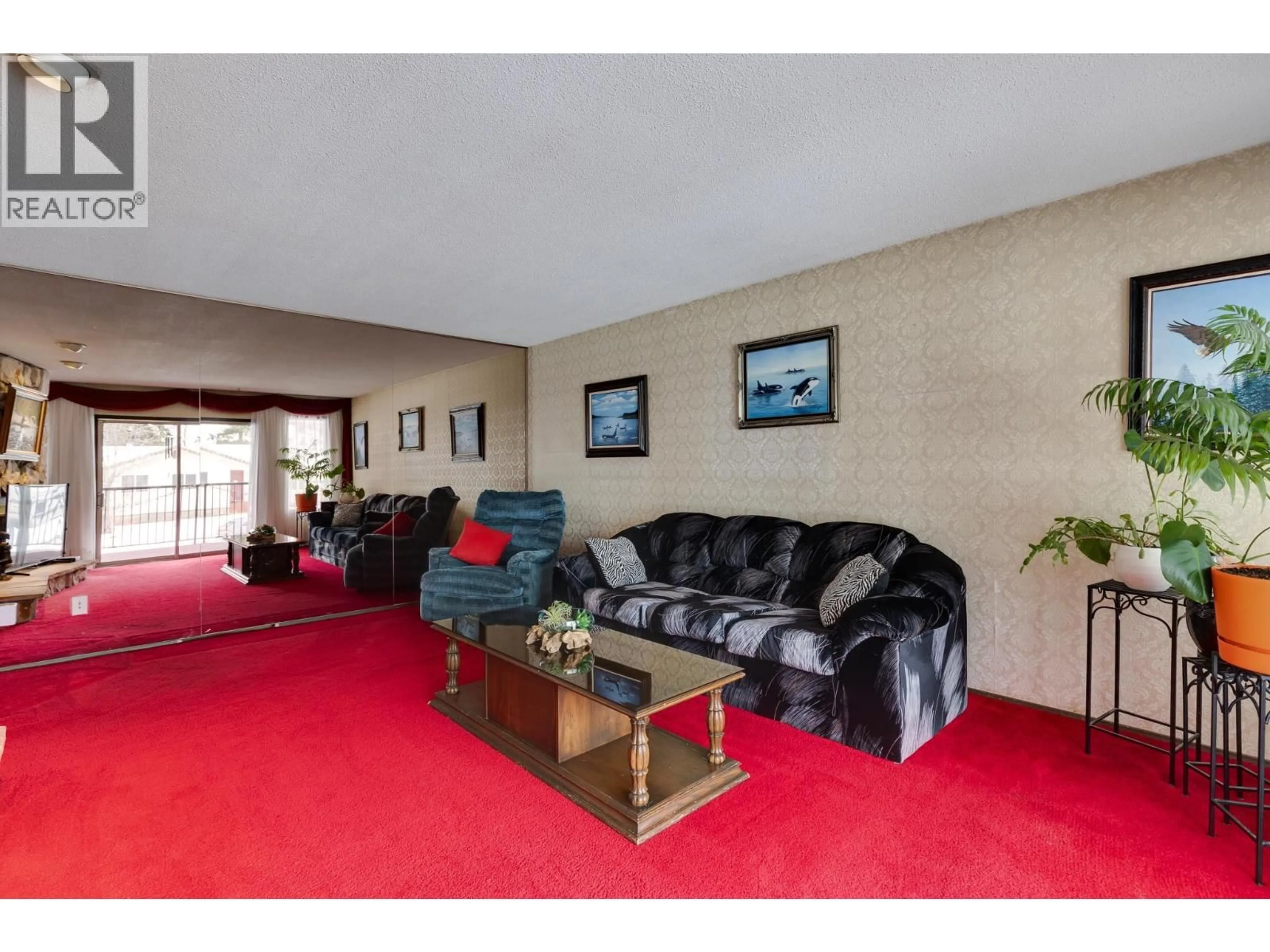 Living room with furniture, carpet floor for 1551 PEARSON AVENUE, Prince George British Columbia V2L4K7