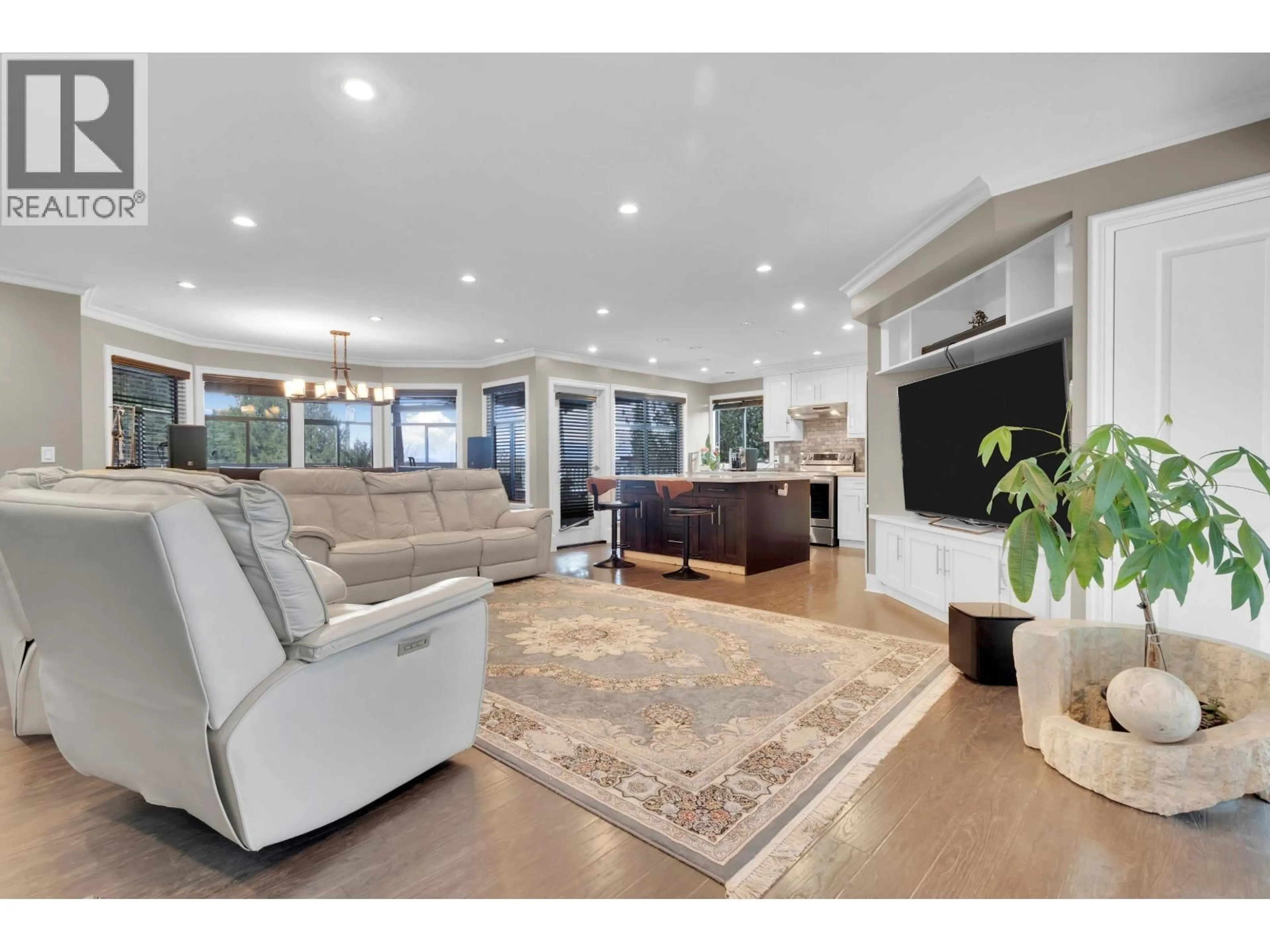 Living room with furniture, unknown for 3054 DAYBREAK AVENUE, Coquitlam British Columbia V3C2G4