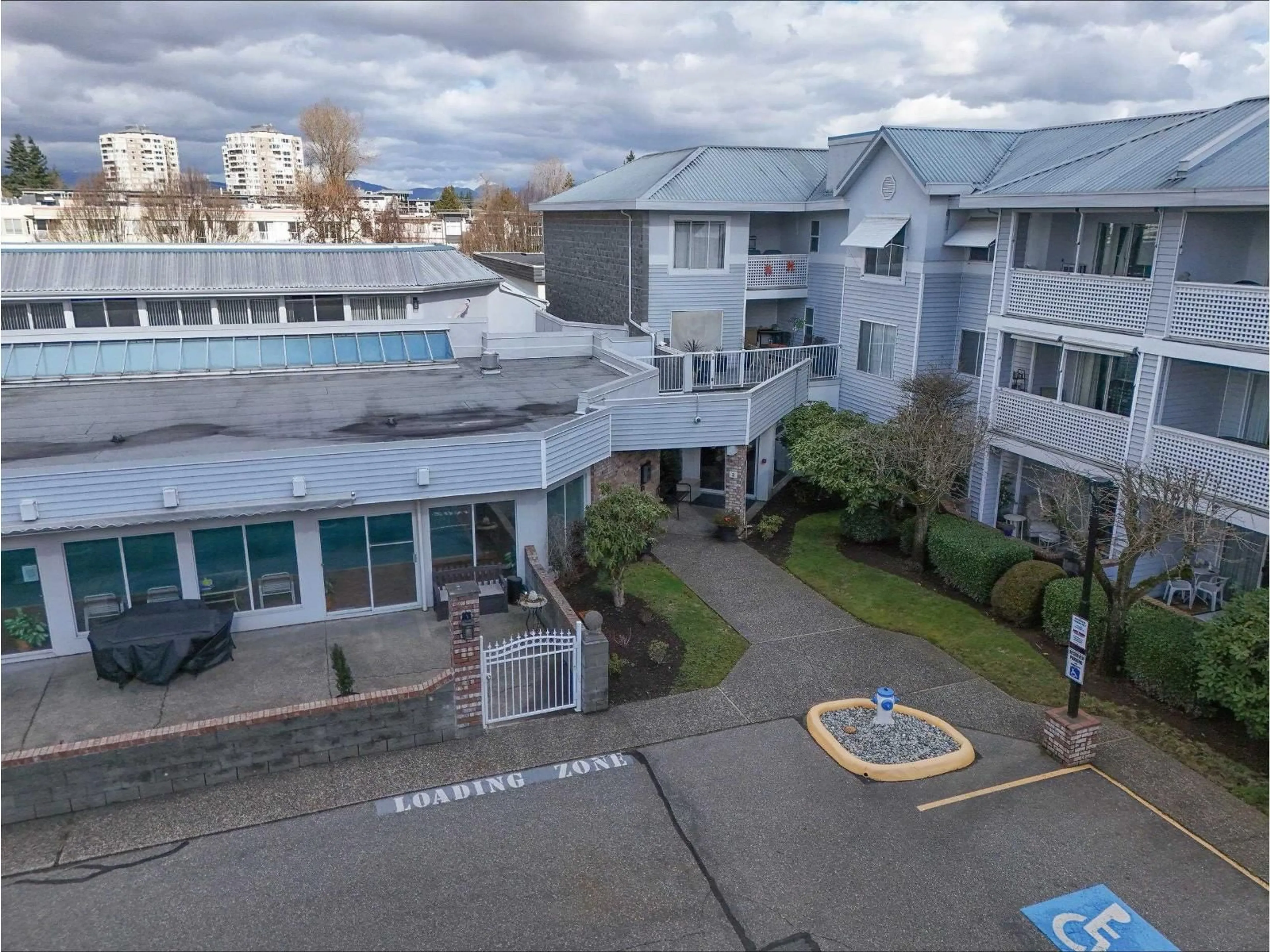 A pic from outside/outdoor area/front of a property/back of a property/a pic from drone, building for 216 - 32833 LANDEAU PLACE, Abbotsford British Columbia V2S6S6