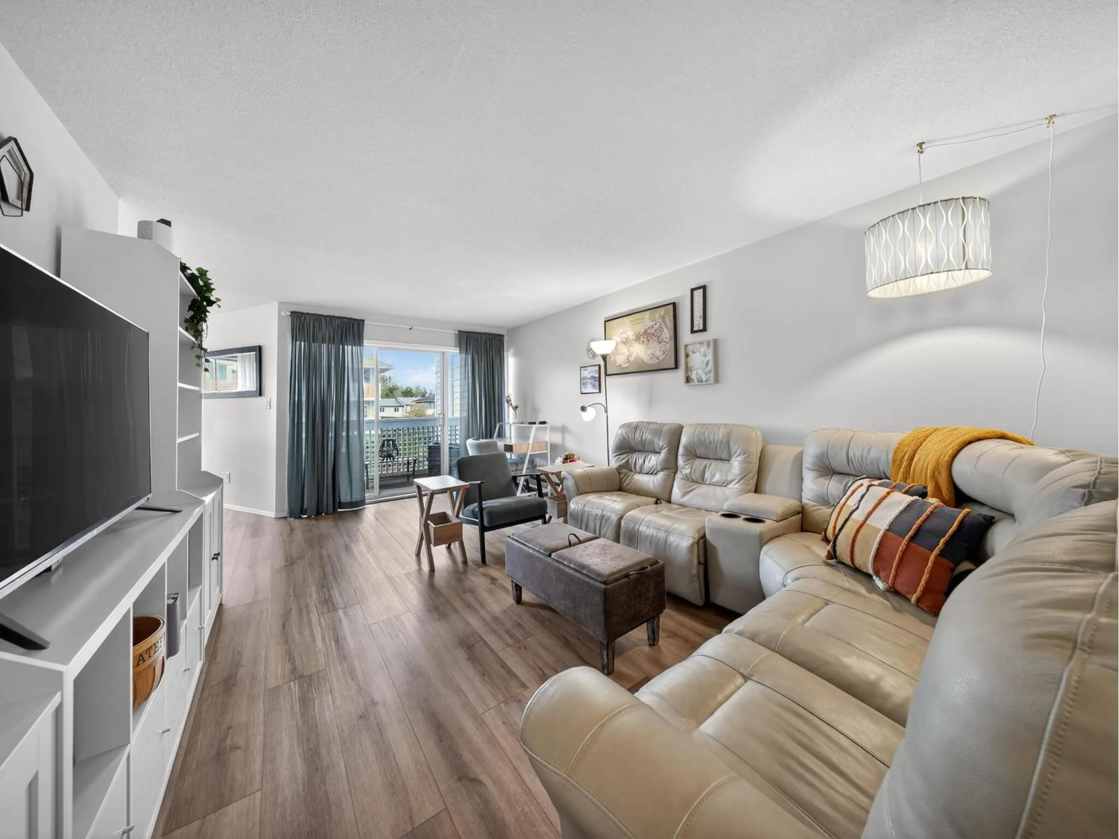 Living room with furniture, unknown for 216 - 32833 LANDEAU PLACE, Abbotsford British Columbia V2S6S6